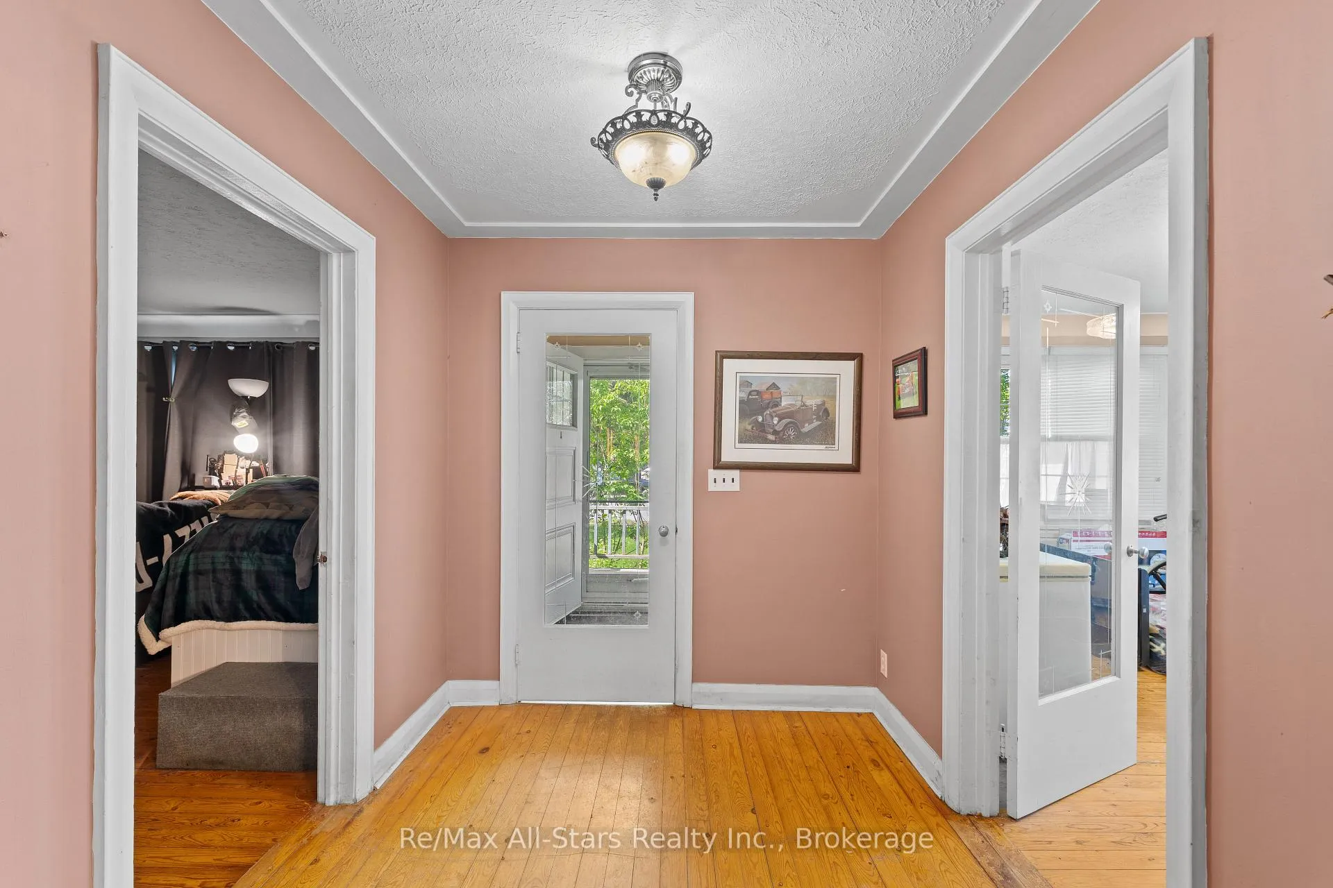 Photo 6 of 29 Francis Street E, Kawartha Lakes, Fenelon Falls — HOMEH