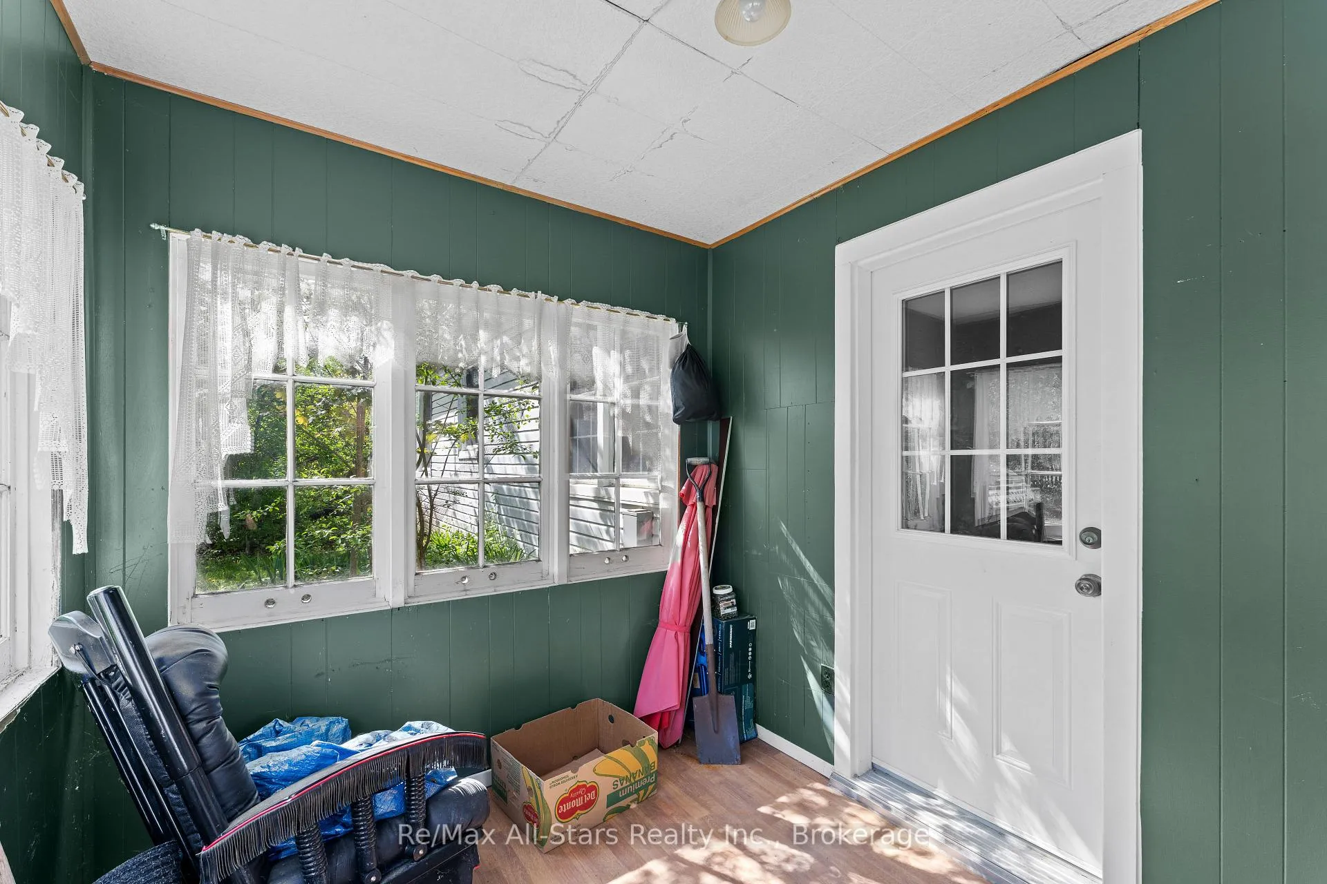 Photo 18 of 29 Francis Street E, Kawartha Lakes, Fenelon Falls — HOMEH