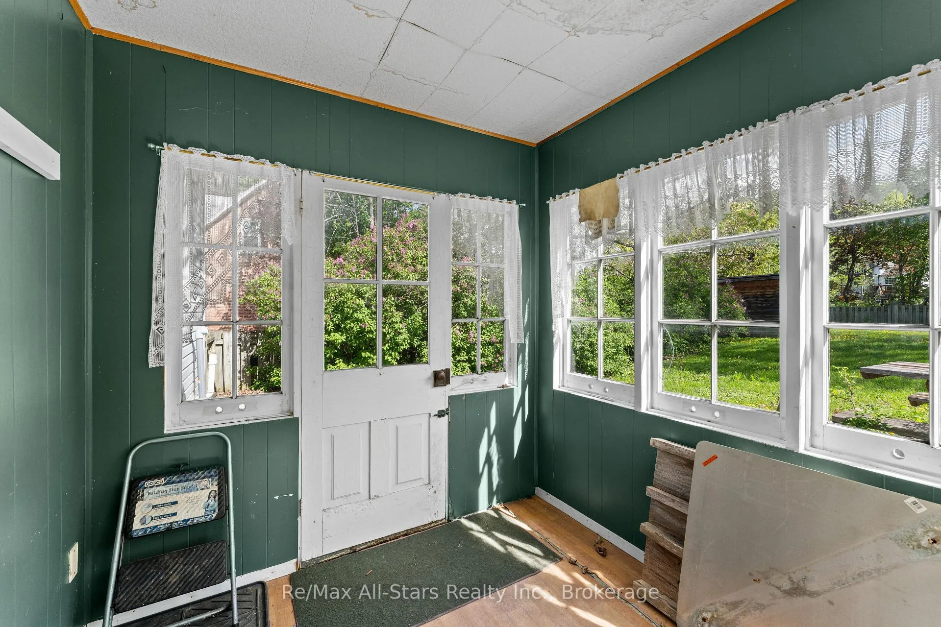 Photo 19 of 29 Francis Street E, Kawartha Lakes, Fenelon Falls — HOMEH