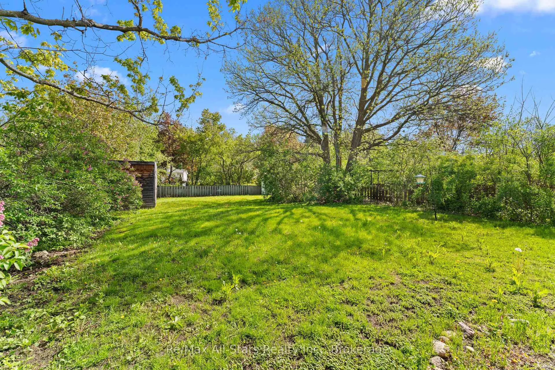 Photo 21 of 29 Francis Street E, Kawartha Lakes, Fenelon Falls — HOMEH