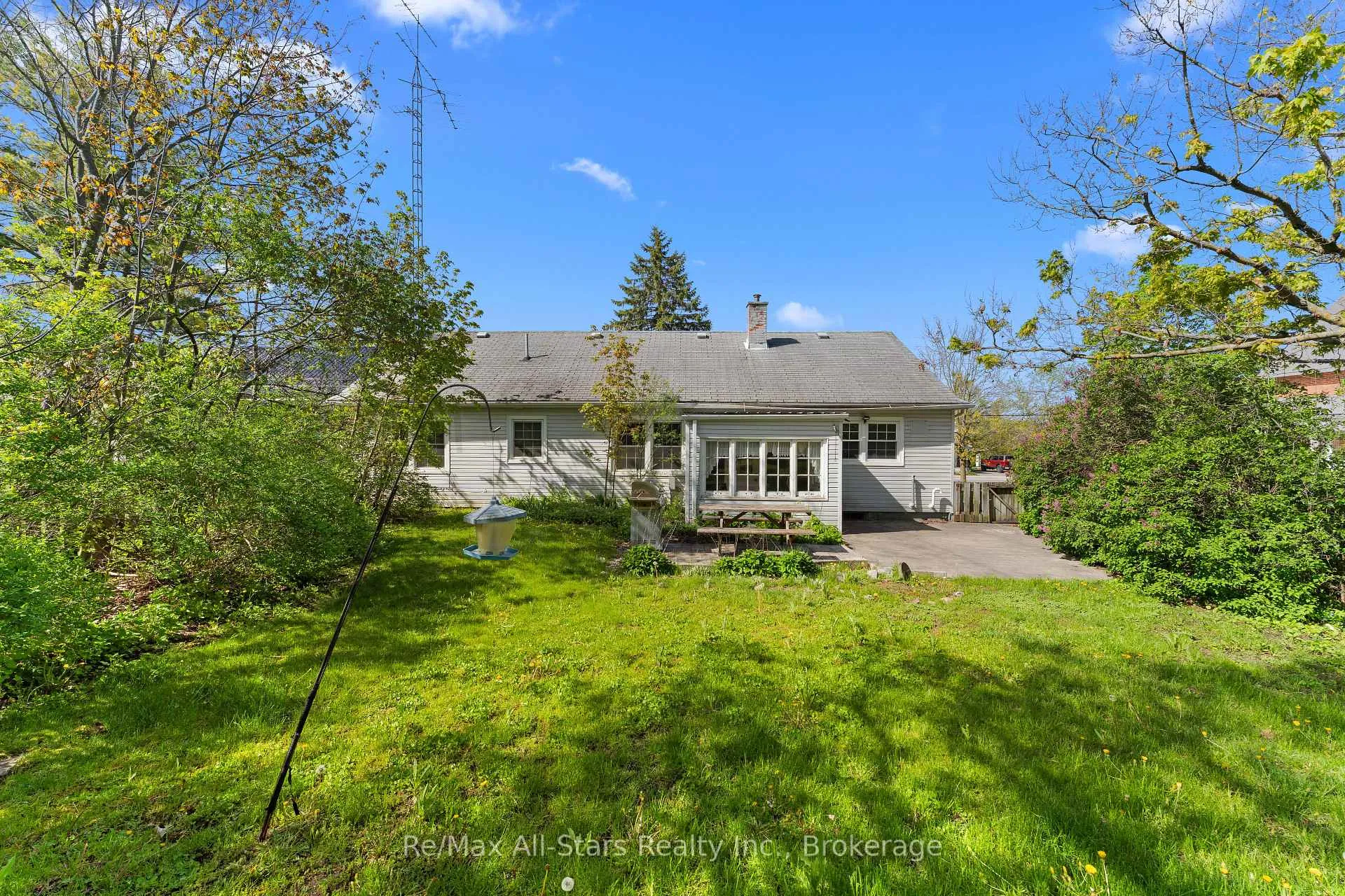 Photo 23 of 29 Francis Street E, Kawartha Lakes, Fenelon Falls — HOMEH