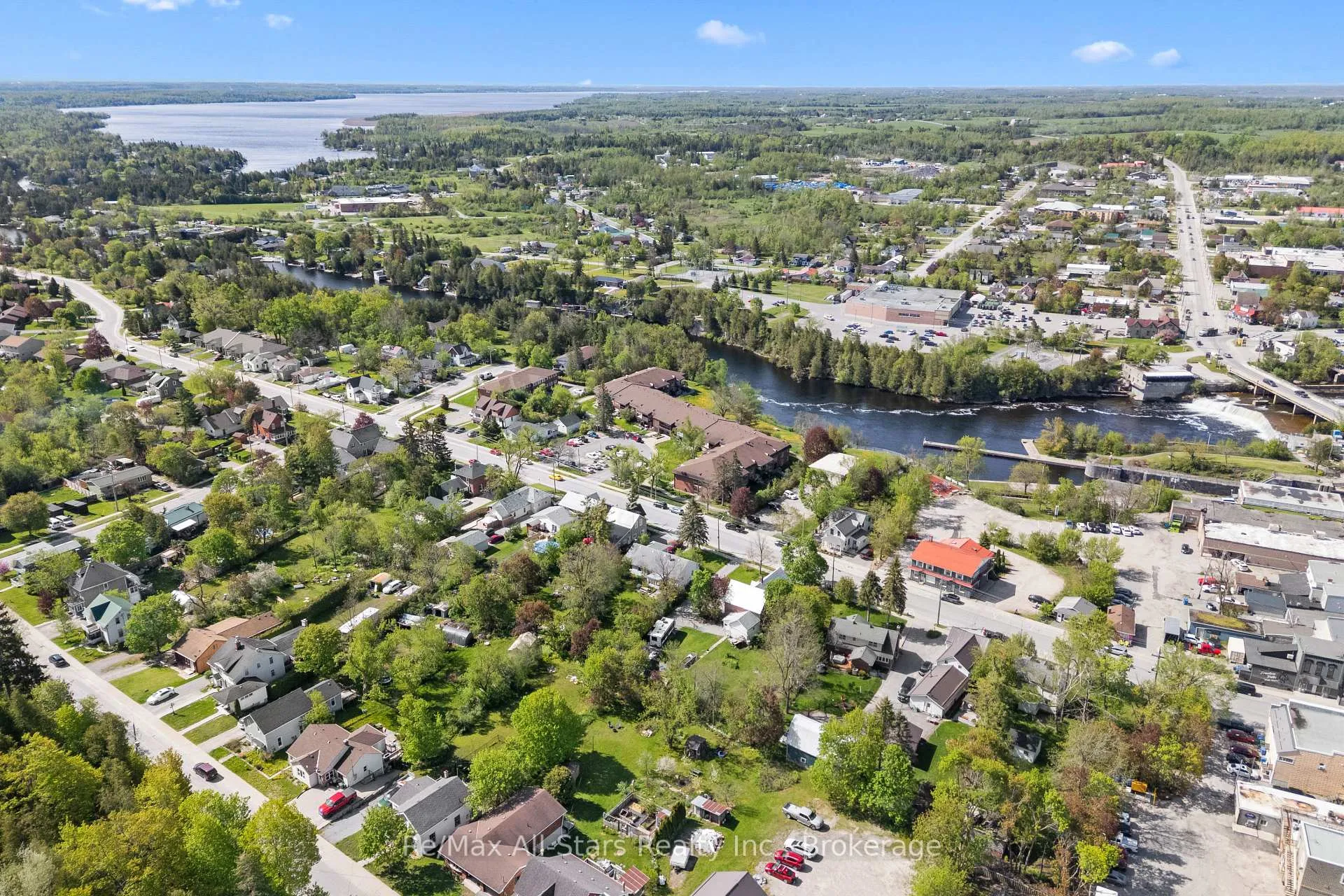Photo 28 of 29 Francis Street E, Kawartha Lakes, Fenelon Falls — HOMEH