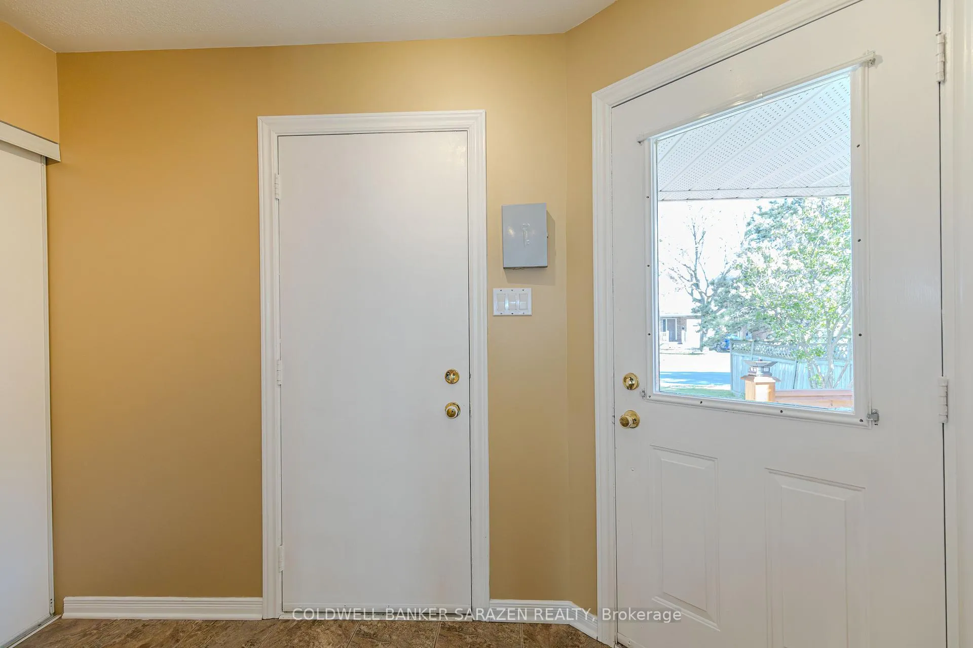 Photo 4 of 94 Markland Crescent, Ottawa, Barrhaven East — HOMEH