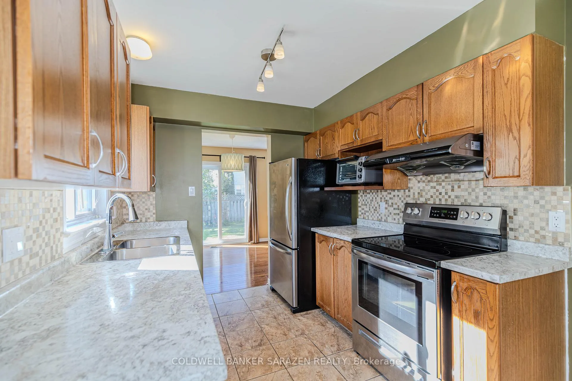 Photo 12 of 94 Markland Crescent, Ottawa, Barrhaven East — HOMEH