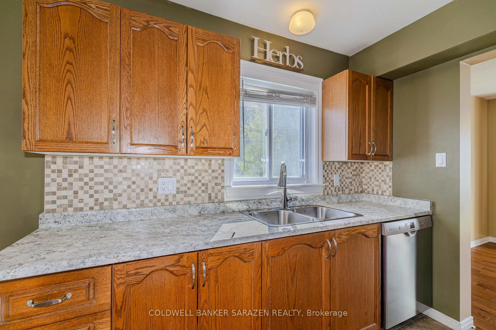 Photo 15 of 94 Markland Crescent, Ottawa, Barrhaven East — HOMEH
