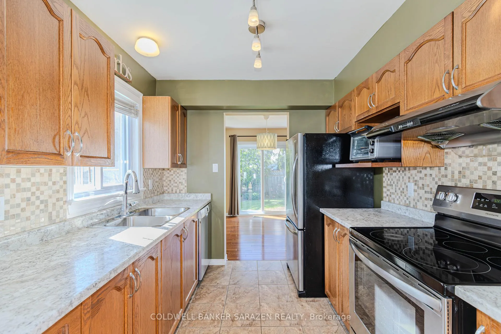 Photo 16 of 94 Markland Crescent, Ottawa, Barrhaven East — HOMEH