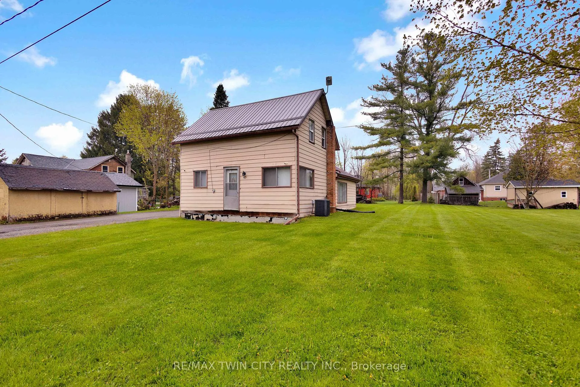 Photo 1 of 43 Ontario Street, Brant, South Dumfries — HOMEH