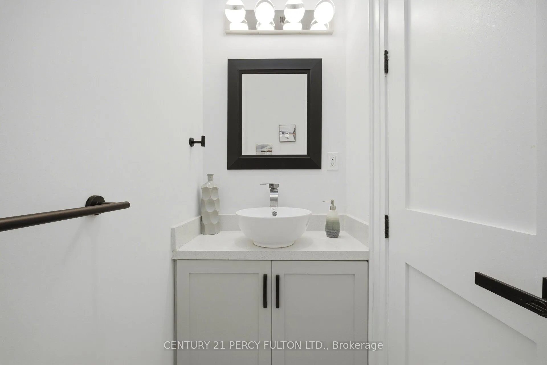 Photo 25 of 195 Danforth Road, Scarborough, Oakridge — HOMEH