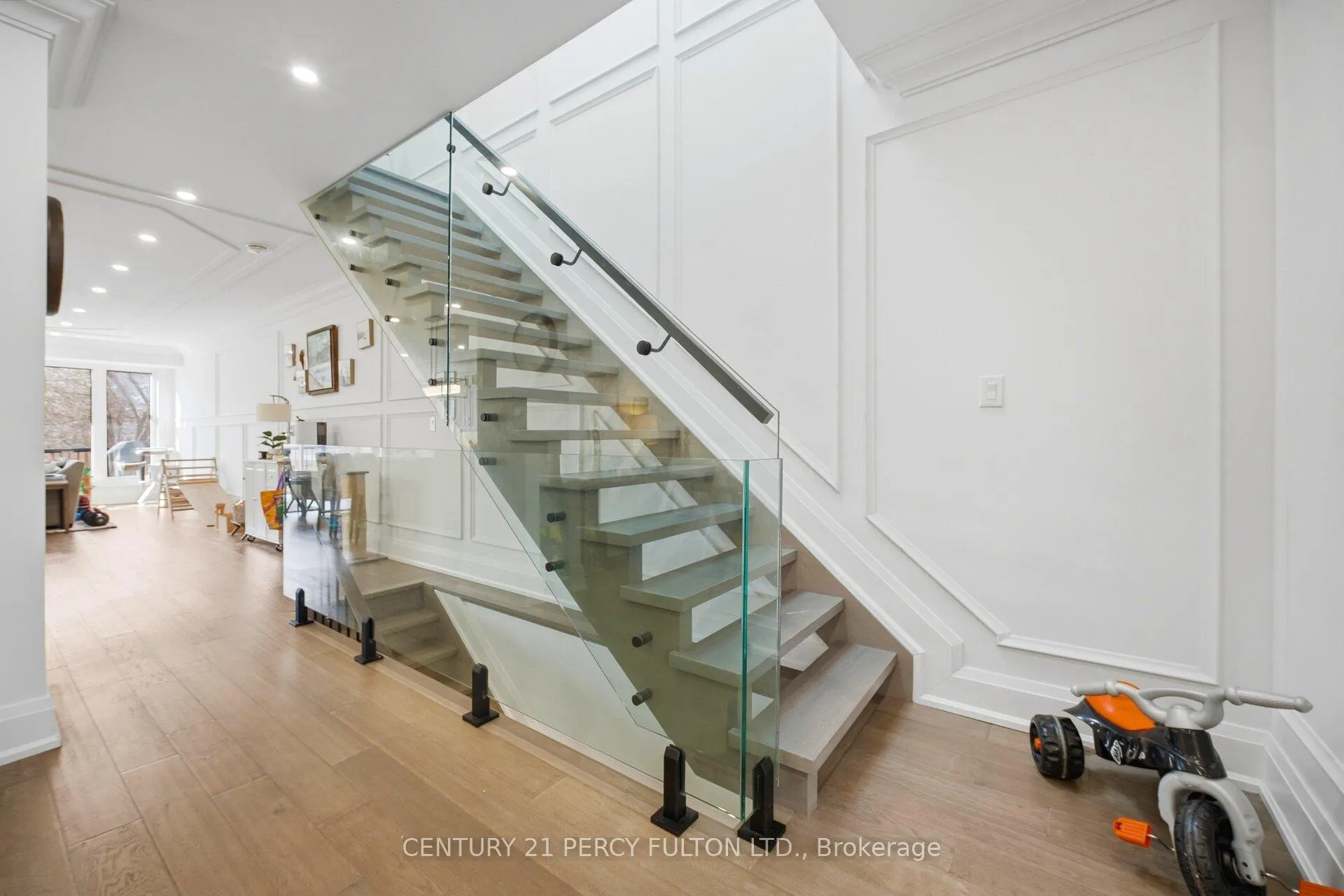 Photo 26 of 195 Danforth Road, Scarborough, Oakridge — HOMEH