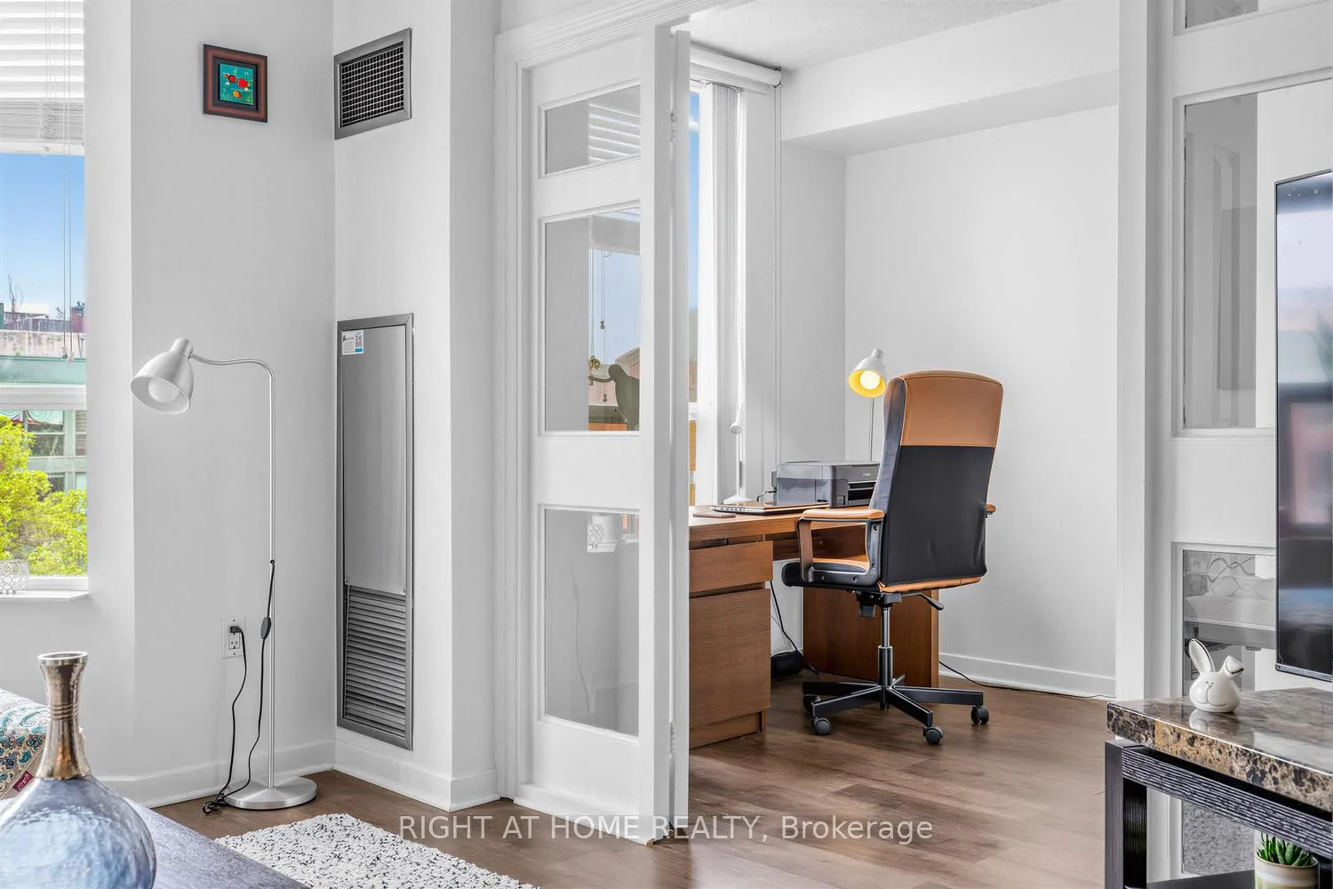 Photo 11 of Unit 804, 284 Bloor Street W, Toronto, The Annex — HOMEH