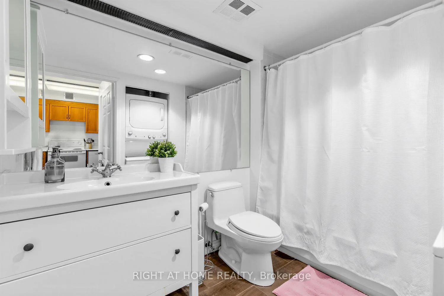 Photo 15 of Unit 804, 284 Bloor Street W, Toronto, The Annex — HOMEH