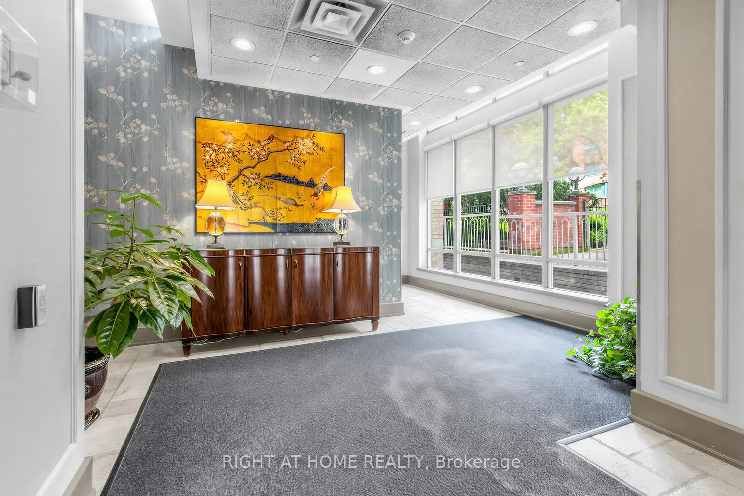 Photo 18 of Unit 804, 284 Bloor Street W, Toronto, The Annex — HOMEH