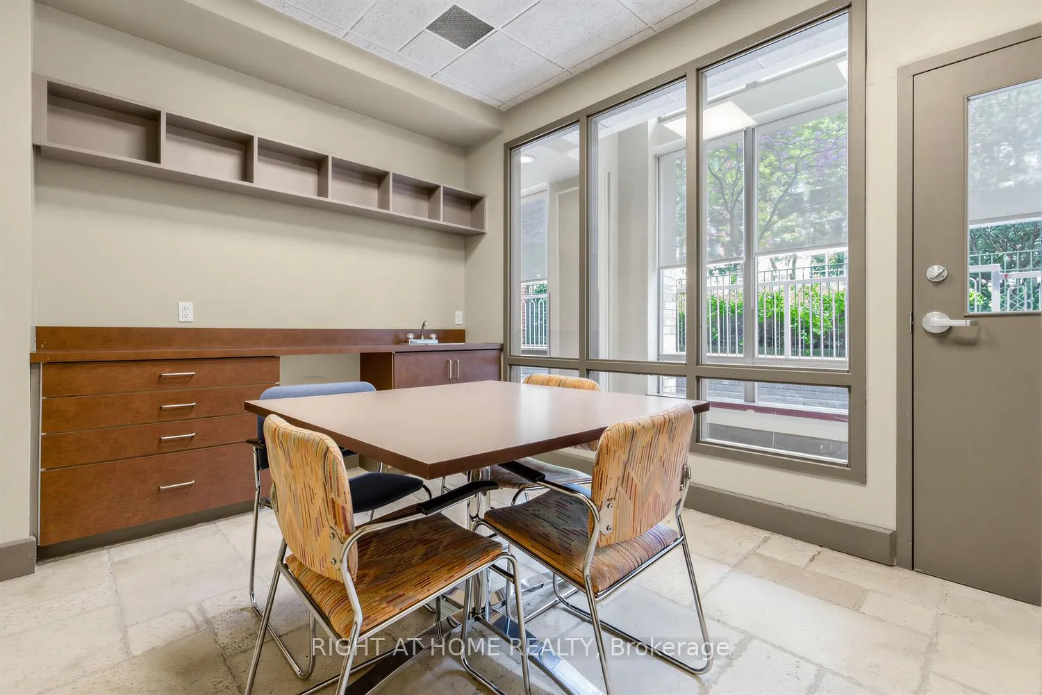 Photo 25 of Unit 804, 284 Bloor Street W, Toronto, The Annex — HOMEH