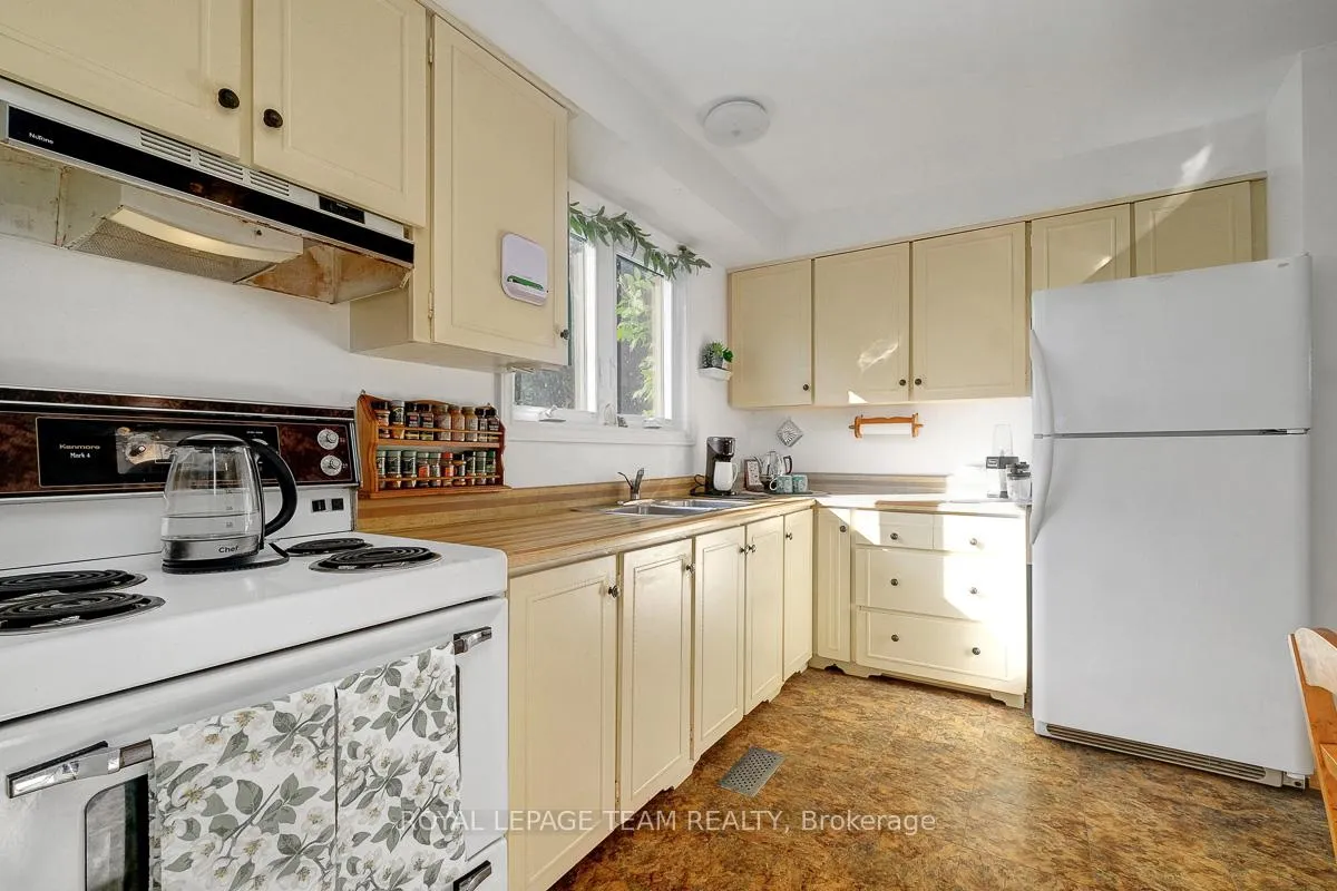 Photo 17 of 1154 Brookfield Road E, Ottawa, Brookfield Gardens — HOMEH