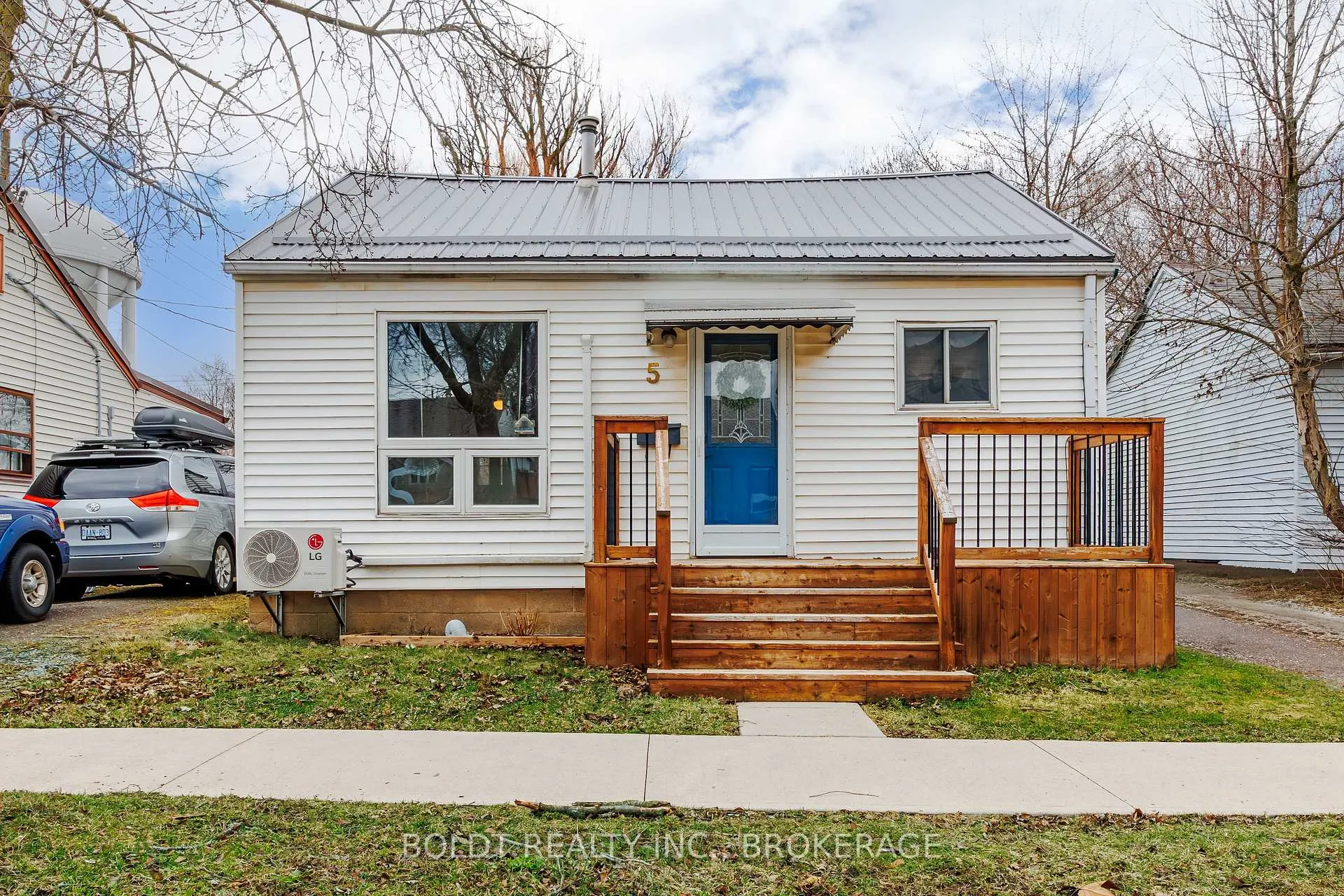 Photo 1 of 5 Nelles Road, Welland, Lincoln/Crowland — HOMEH