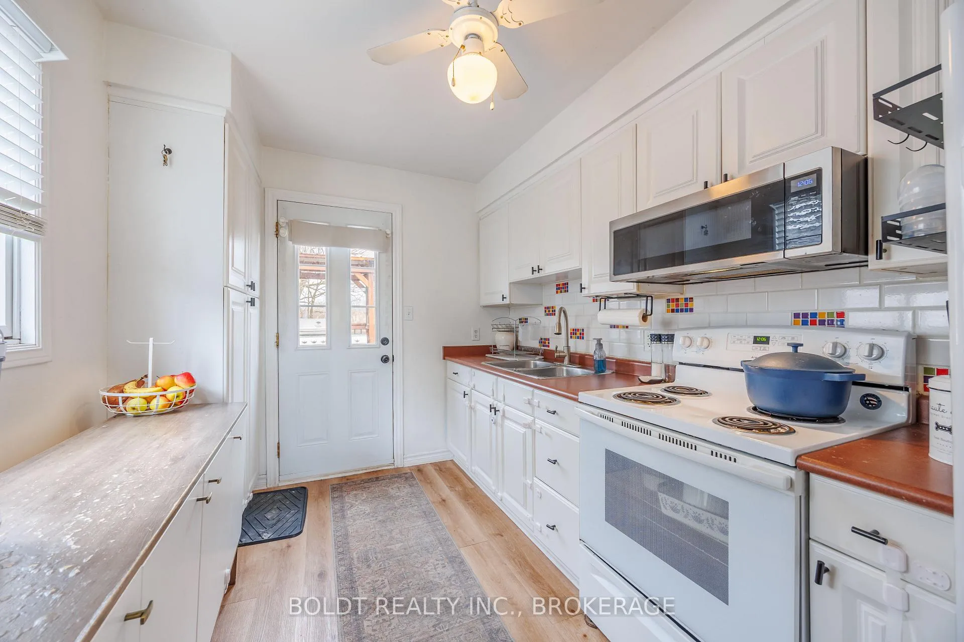 Photo 4 of 5 Nelles Road, Welland, Lincoln/Crowland — HOMEH