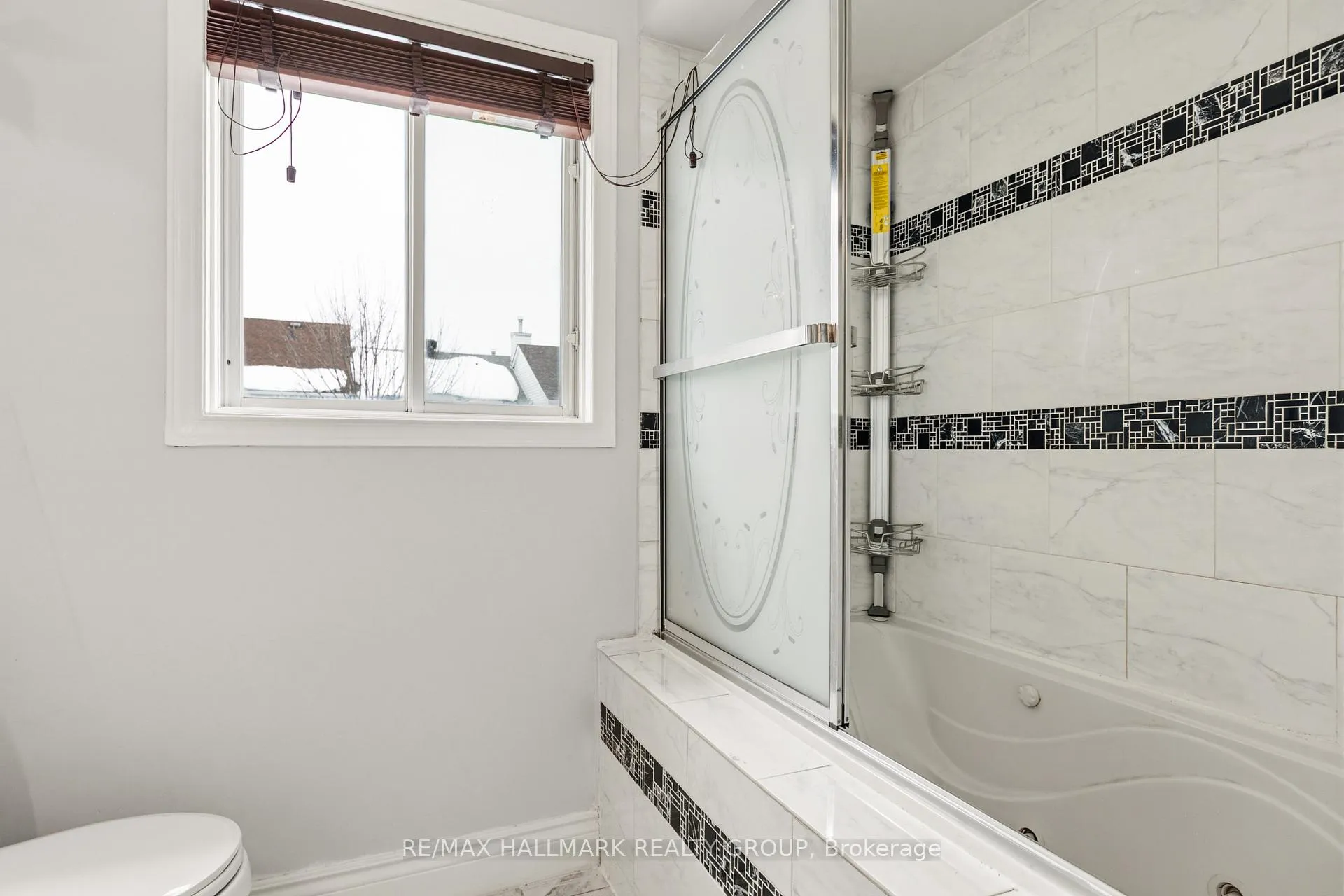 Photo 25 of 340 Stoneway Drive, Ottawa, Barrhaven East — HOMEH