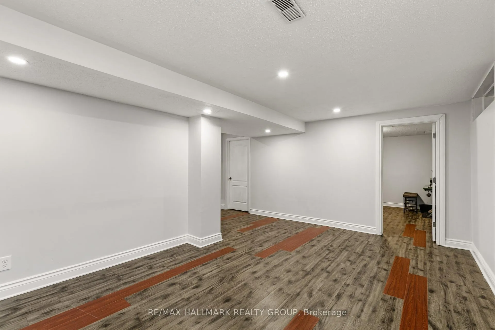 Photo 31 of 340 Stoneway Drive, Ottawa, Barrhaven East — HOMEH