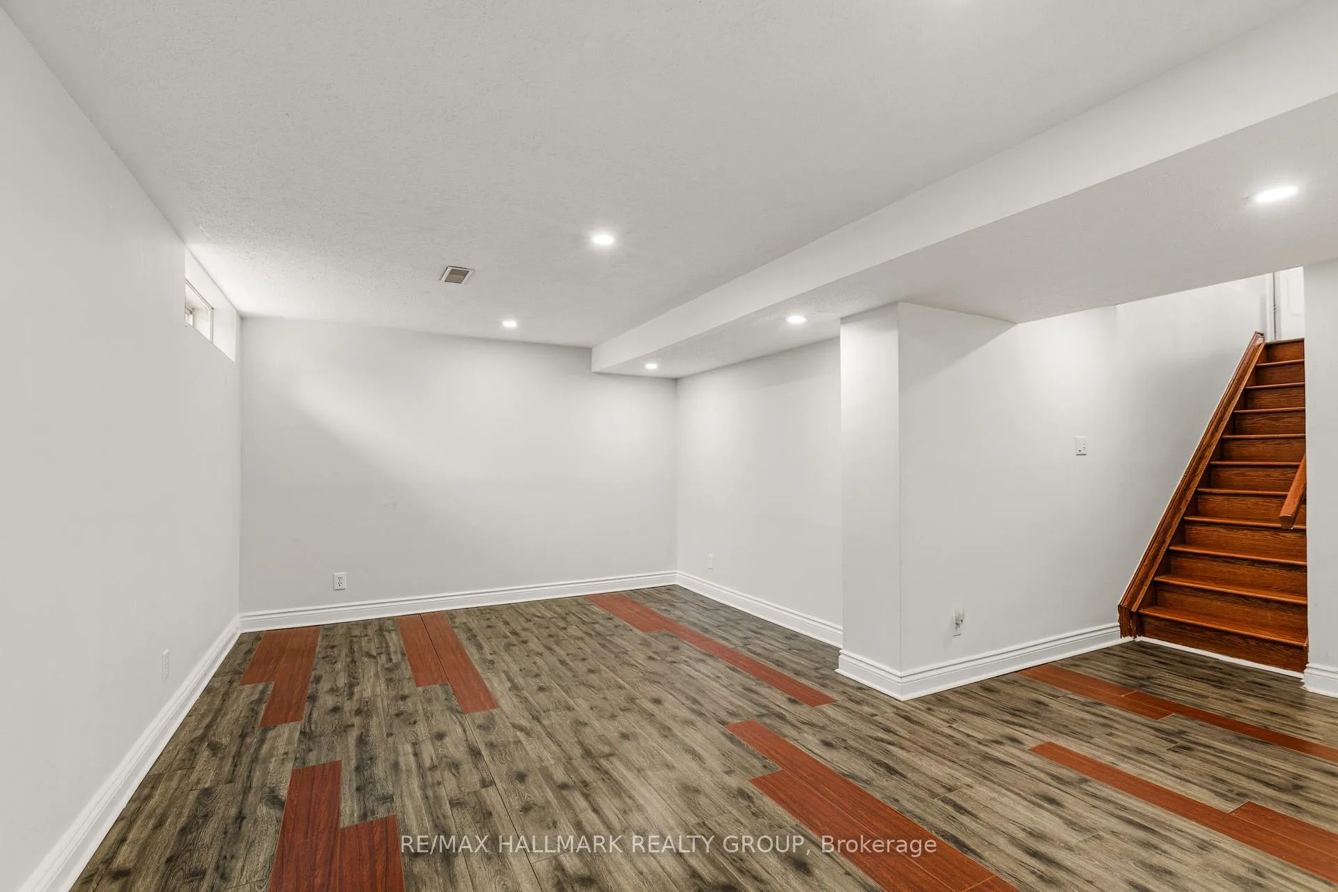 Photo 32 of 340 Stoneway Drive, Ottawa, Barrhaven East — HOMEH