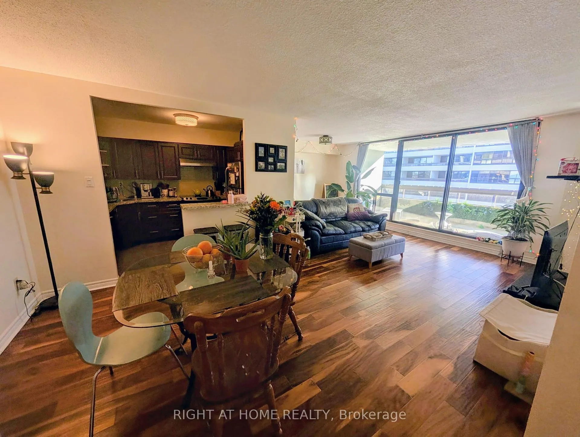 Photo 3 of Unit 607, 80 Quebec Avenue, Toronto, High Park North — HOMEH