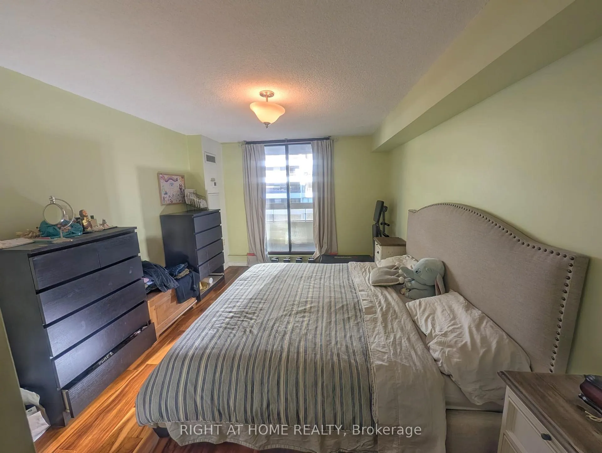 Photo 10 of Unit 607, 80 Quebec Avenue, Toronto, High Park North — HOMEH