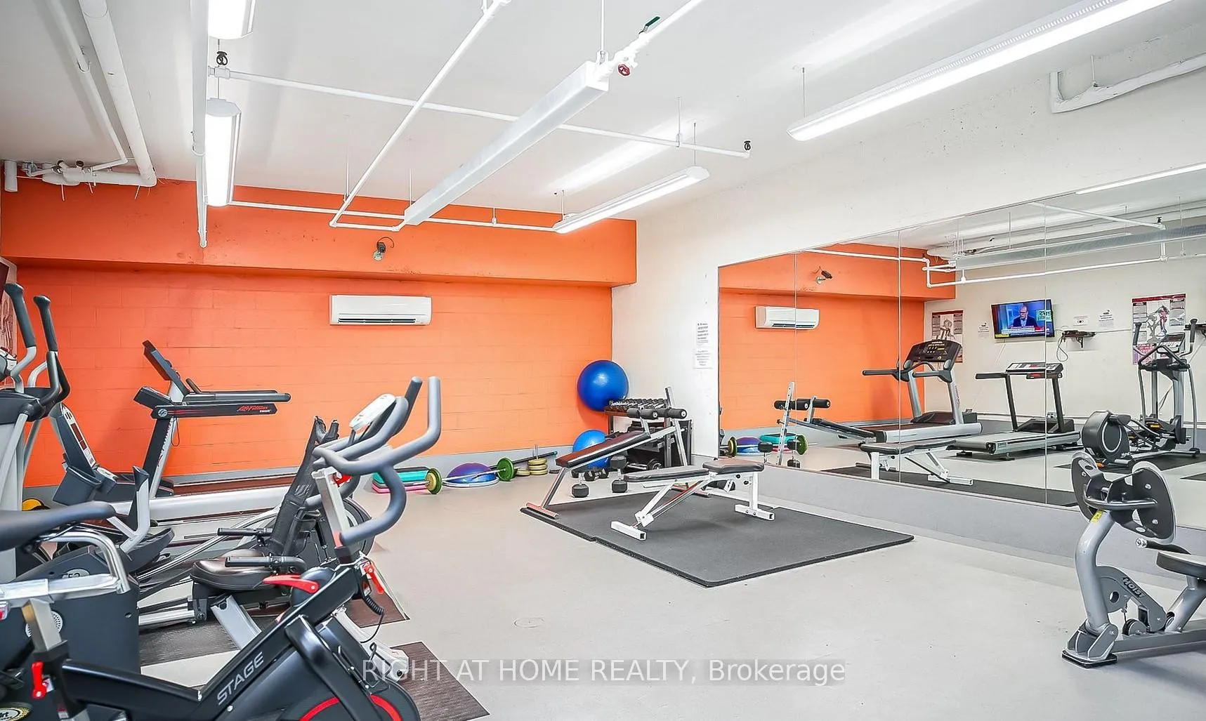 Photo 13 of Unit 607, 80 Quebec Avenue, Toronto, High Park North — HOMEH