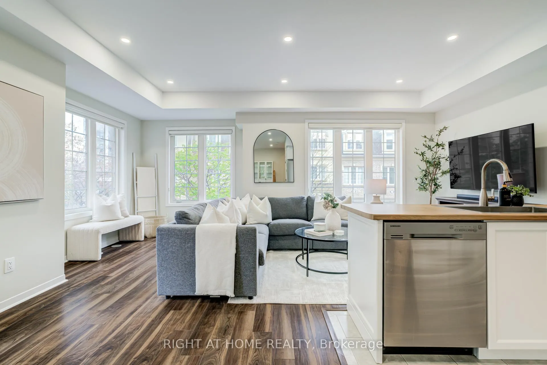 Photo 10 of Unit 88, 1250 St.Martins Drive, Pickering, Bay Ridges — HOMEH