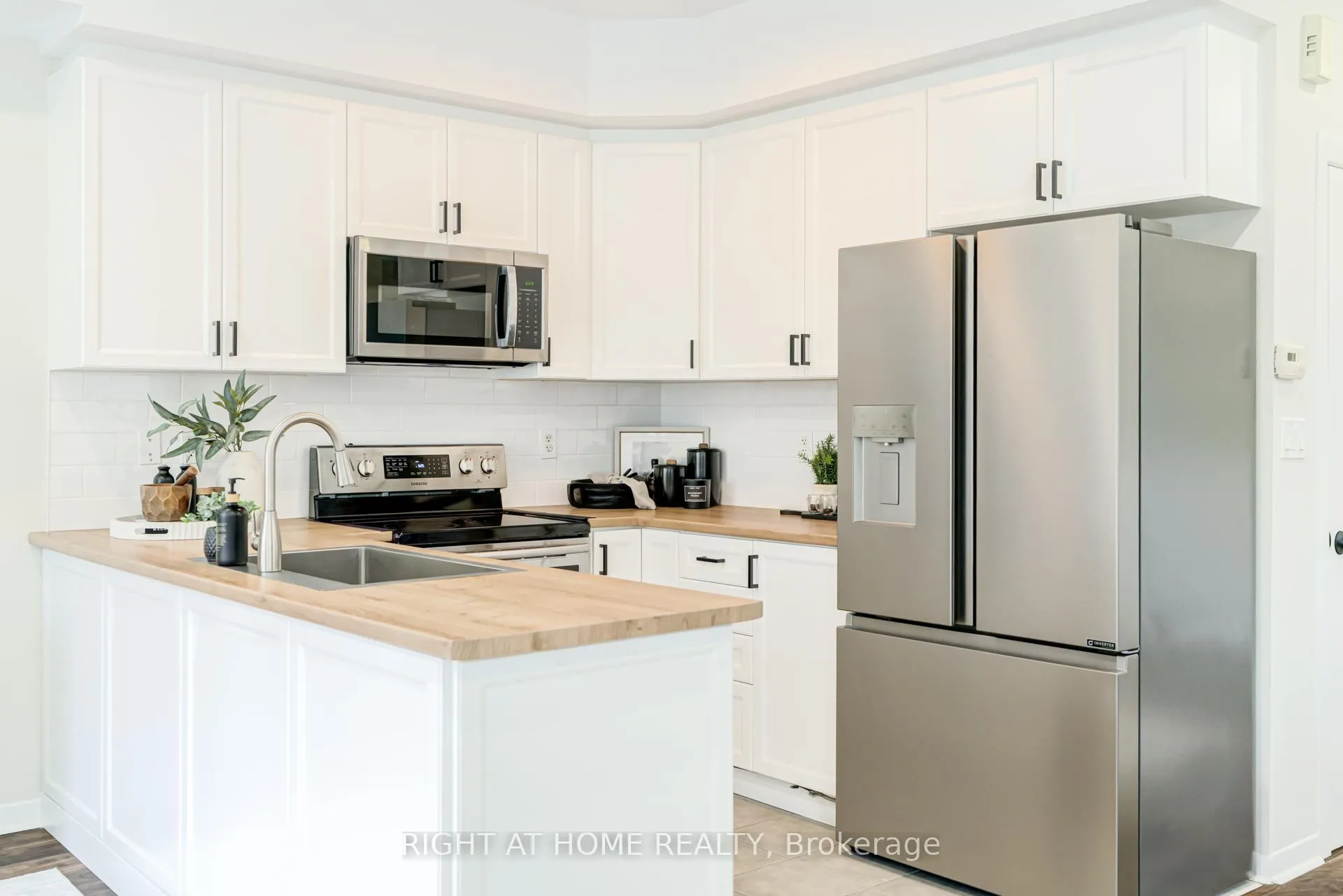 Photo 14 of Unit 88, 1250 St.Martins Drive, Pickering, Bay Ridges — HOMEH