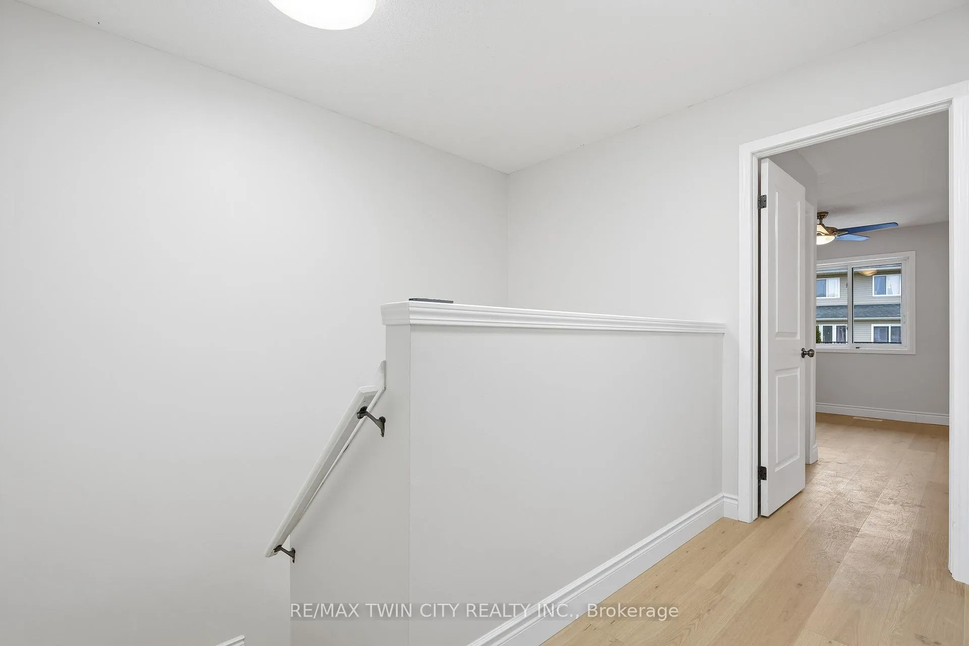Photo 16 of 930 Zeller Crescent, Kitchener — HOMEH