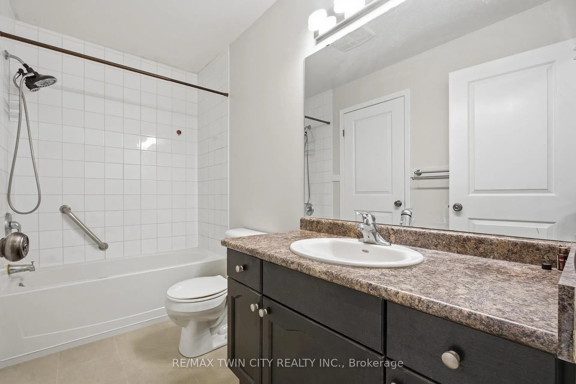 Photo 27 of 930 Zeller Crescent, Kitchener — HOMEH