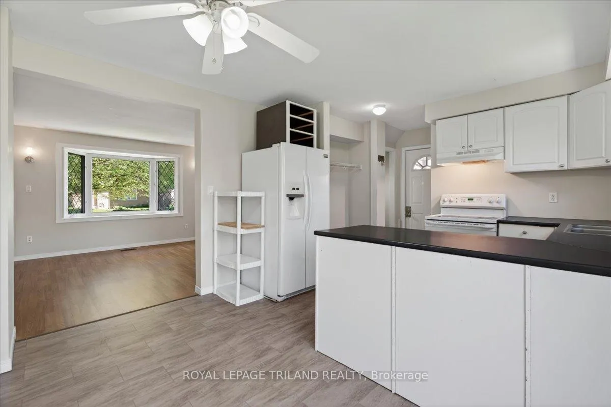 Photo 12 of 9 Parcreek Place, Strathroy-Caradoc, NW — HOMEH