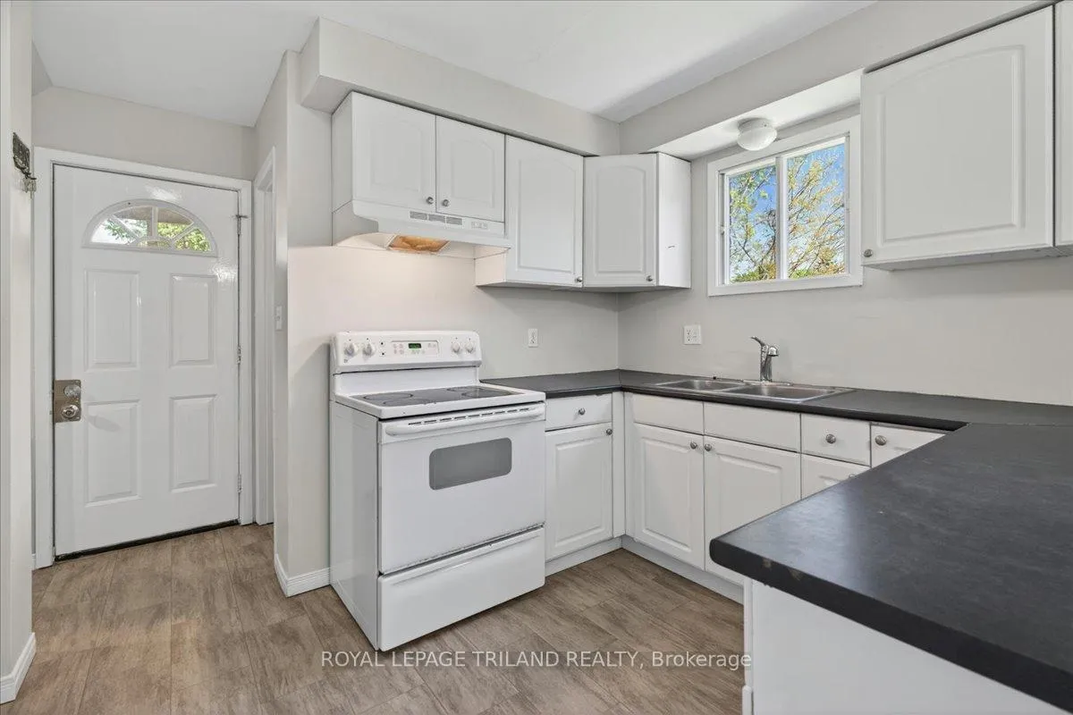 Photo 13 of 9 Parcreek Place, Strathroy-Caradoc, NW — HOMEH