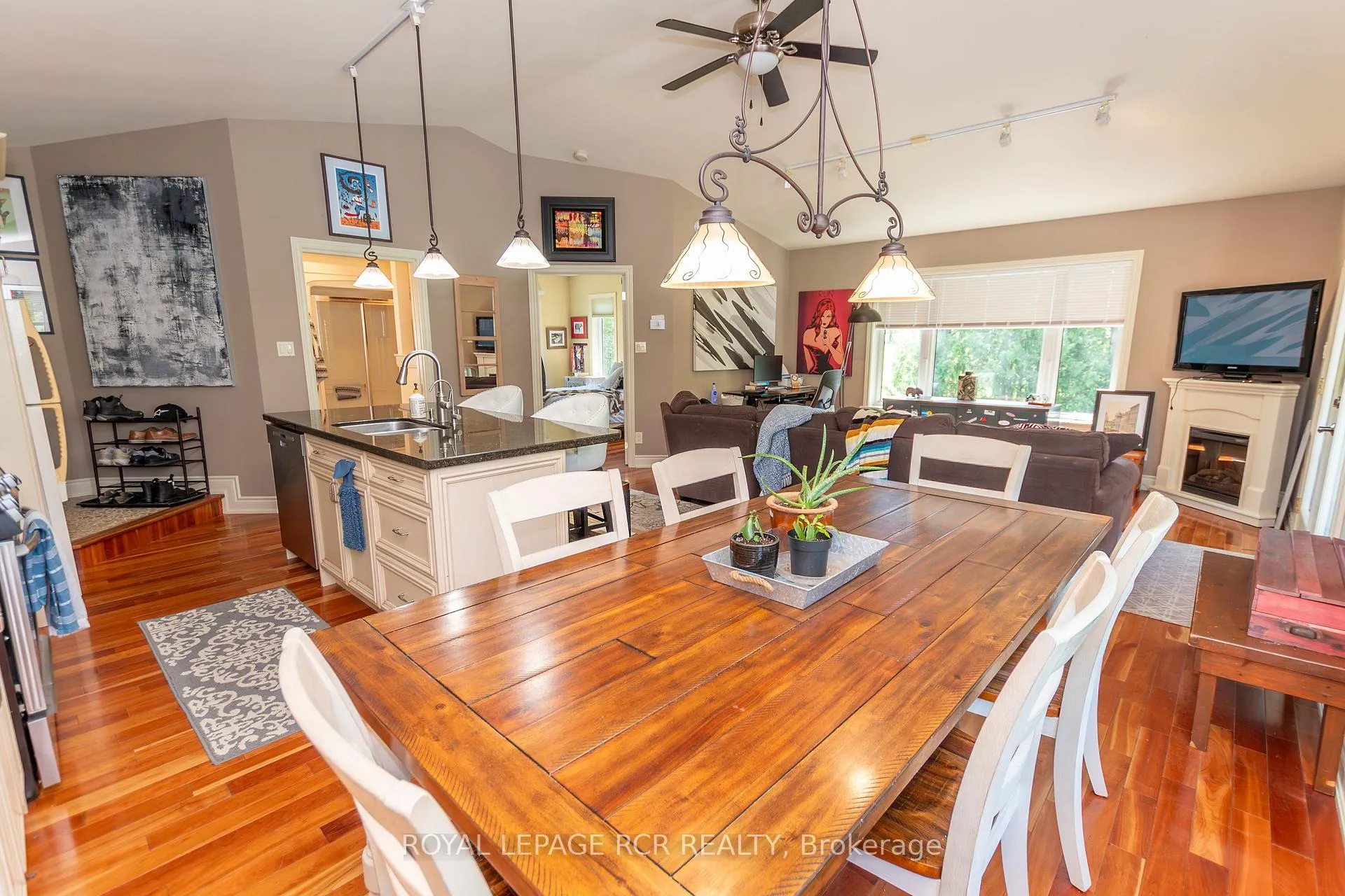 Photo 4 of 20294 Willoughby Road, Caledon, Rural Caledon — HOMEH