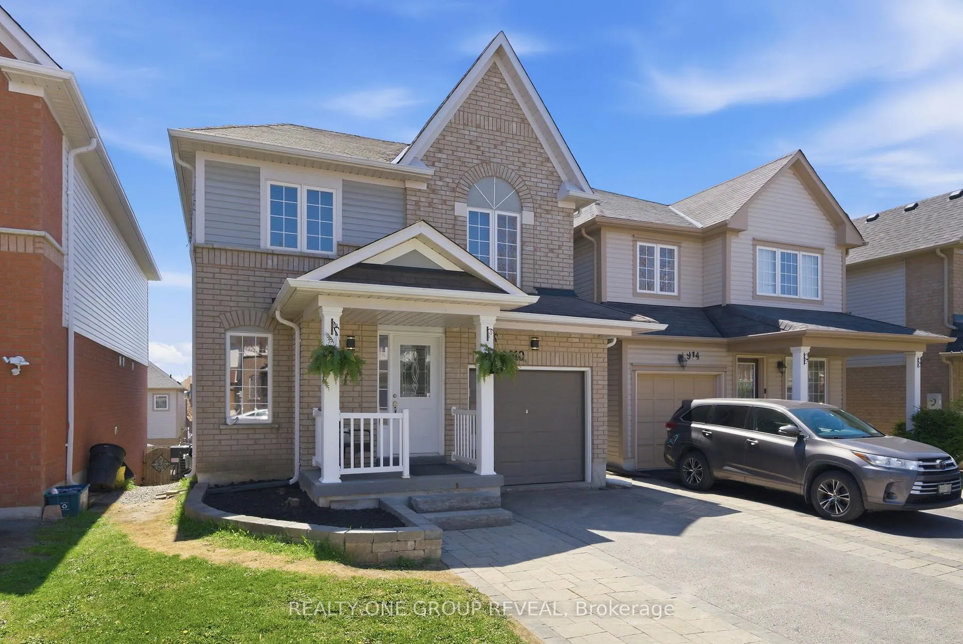 Photo 6 of 910 Taggart Crescent, Oshawa, Pinecrest — HOMEH