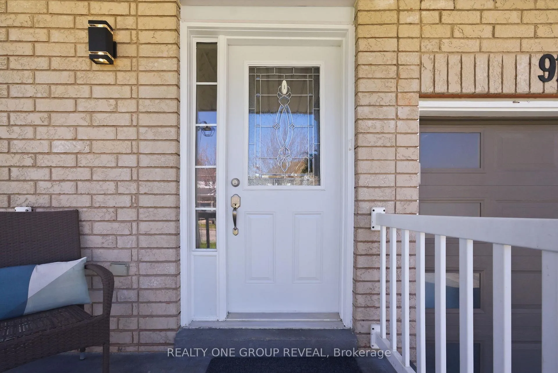 Photo 8 of 910 Taggart Crescent, Oshawa, Pinecrest — HOMEH