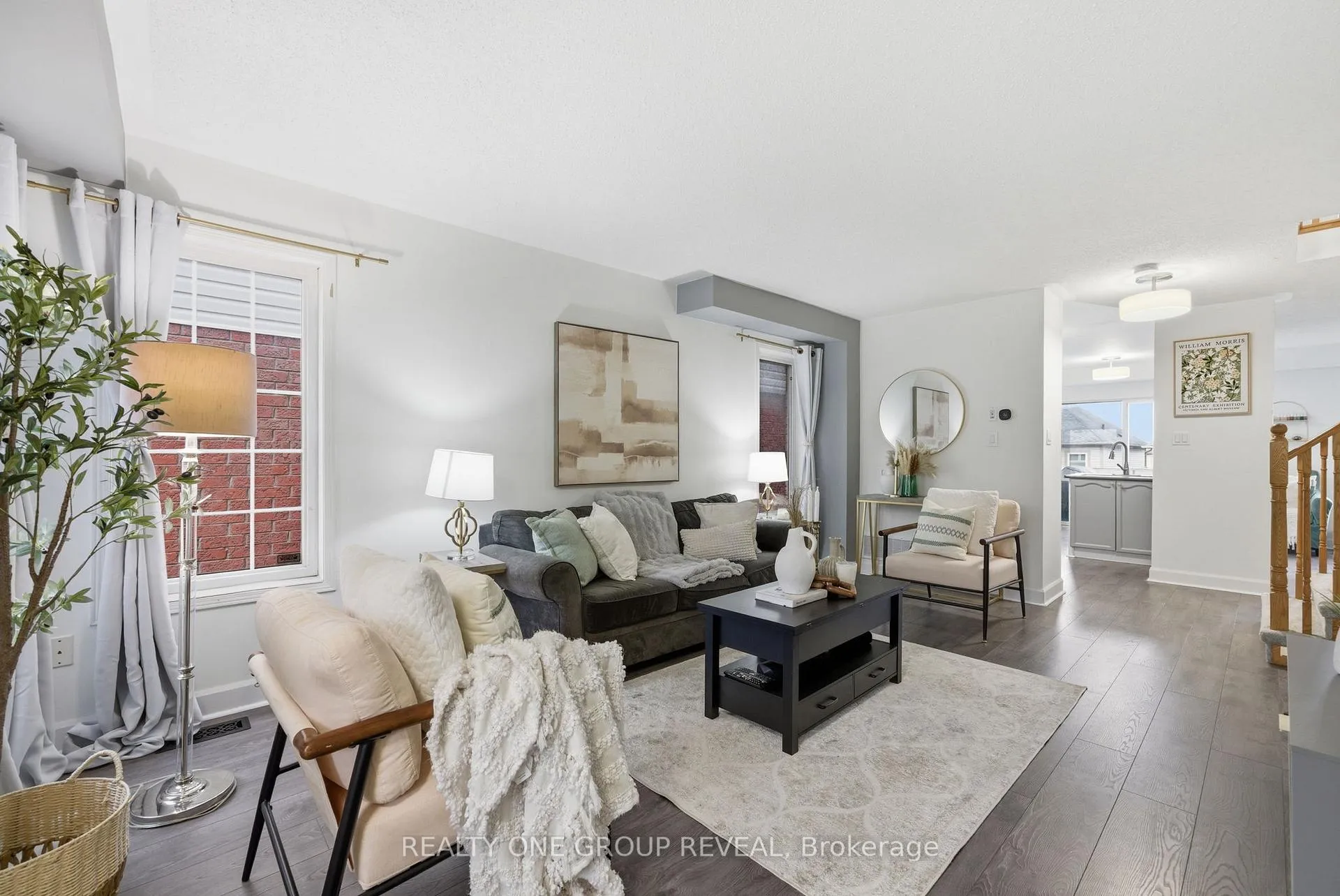 Photo 11 of 910 Taggart Crescent, Oshawa, Pinecrest — HOMEH