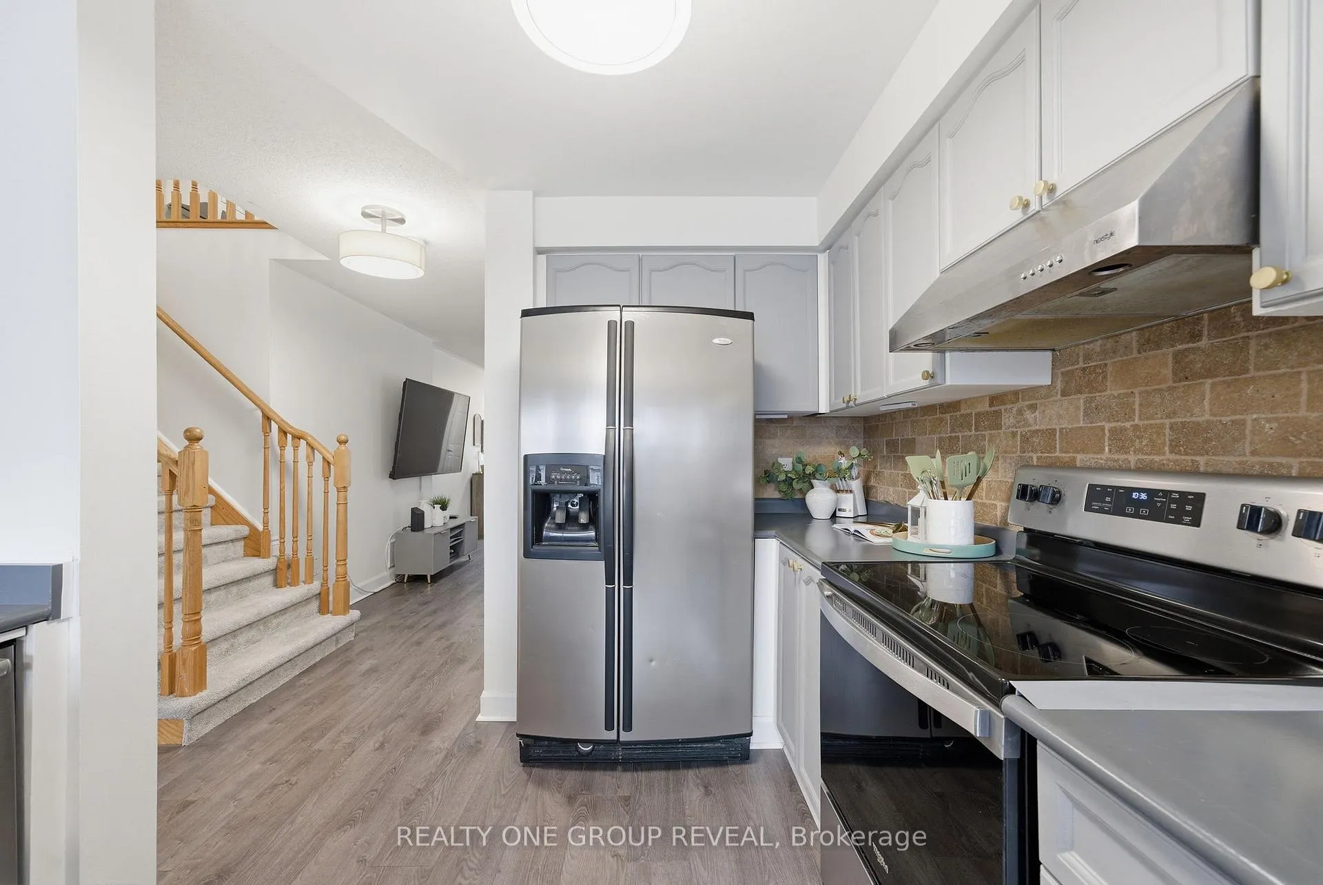 Photo 16 of 910 Taggart Crescent, Oshawa, Pinecrest — HOMEH