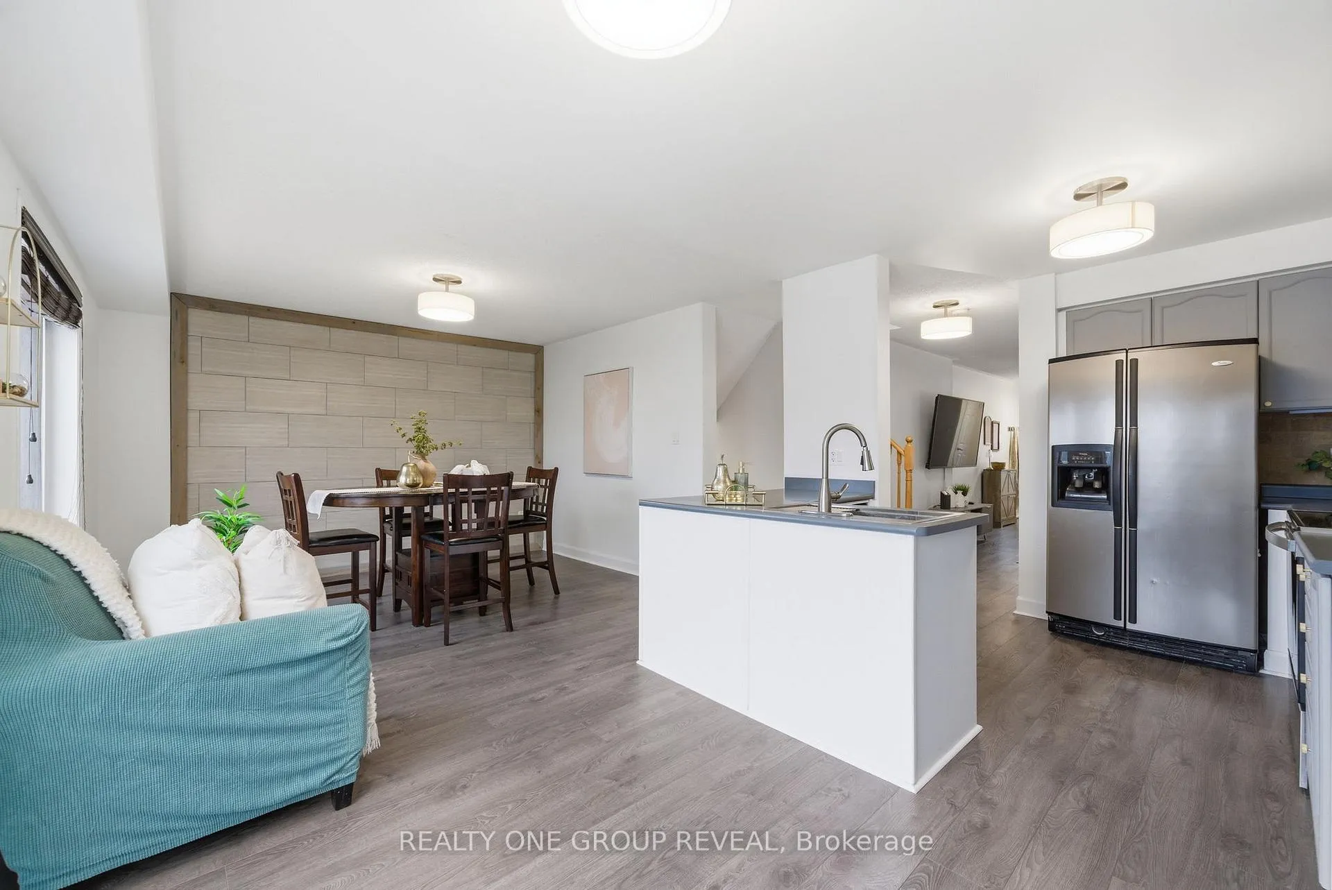 Photo 17 of 910 Taggart Crescent, Oshawa, Pinecrest — HOMEH