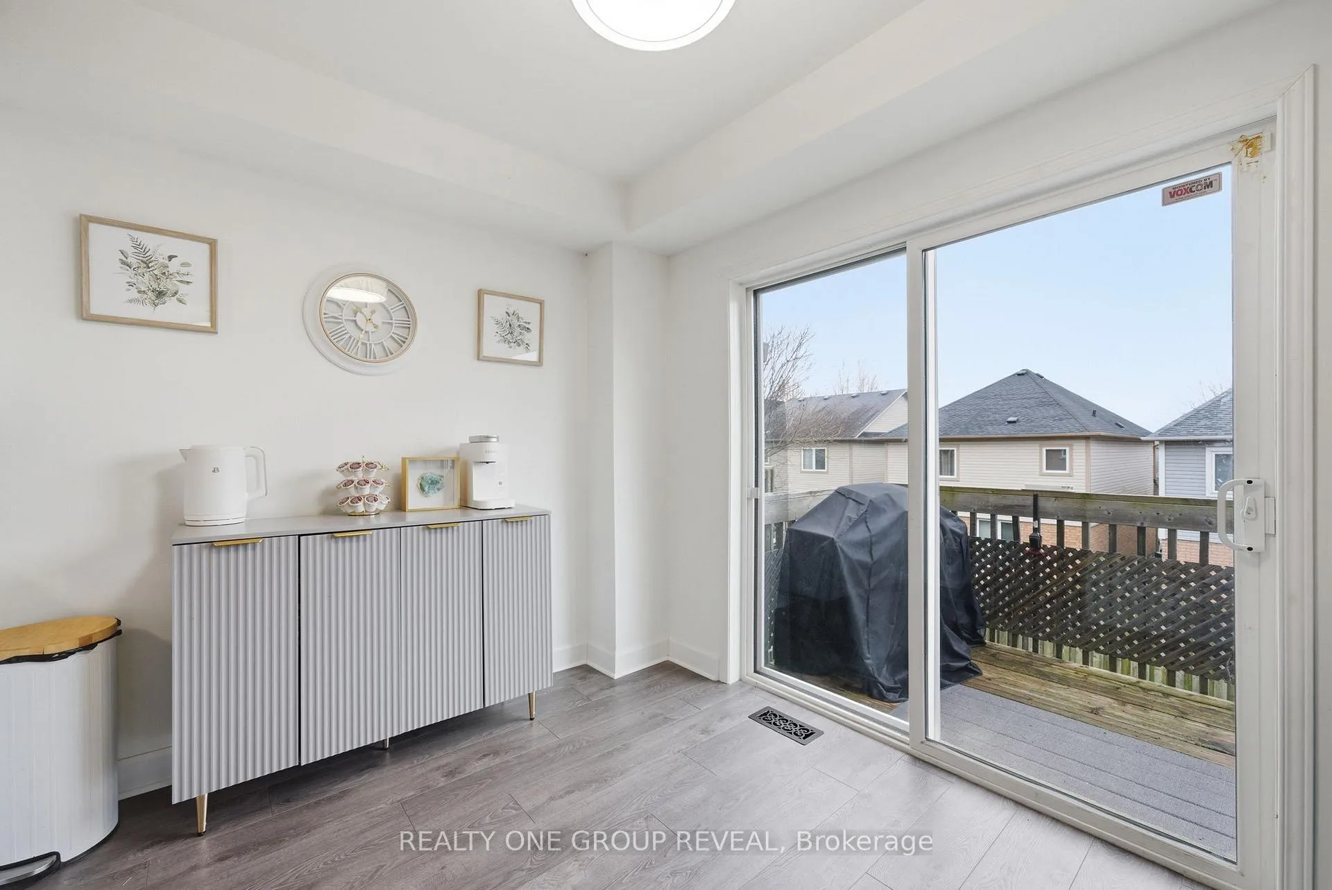Photo 18 of 910 Taggart Crescent, Oshawa, Pinecrest — HOMEH