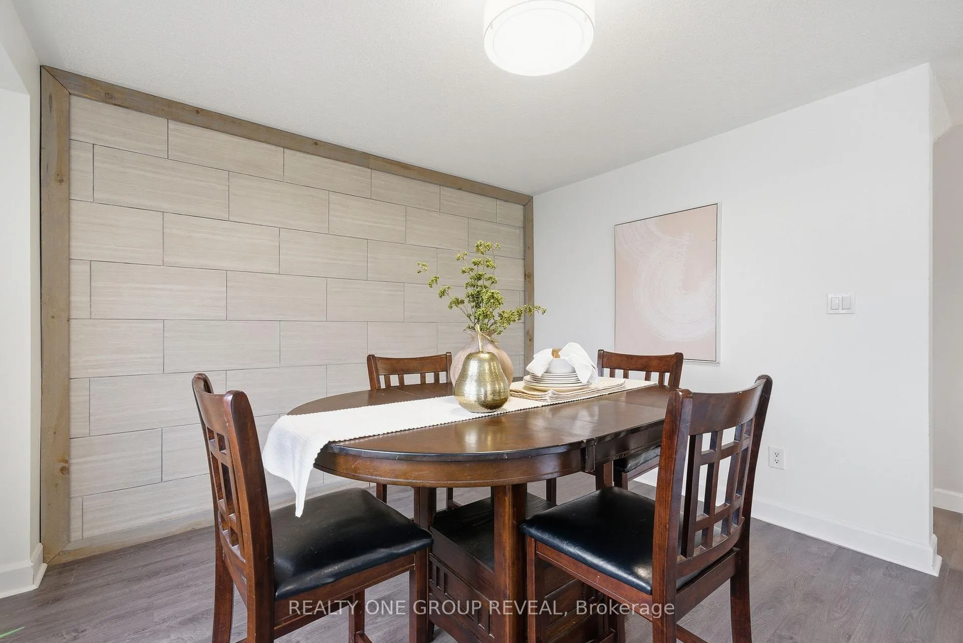 Photo 19 of 910 Taggart Crescent, Oshawa, Pinecrest — HOMEH