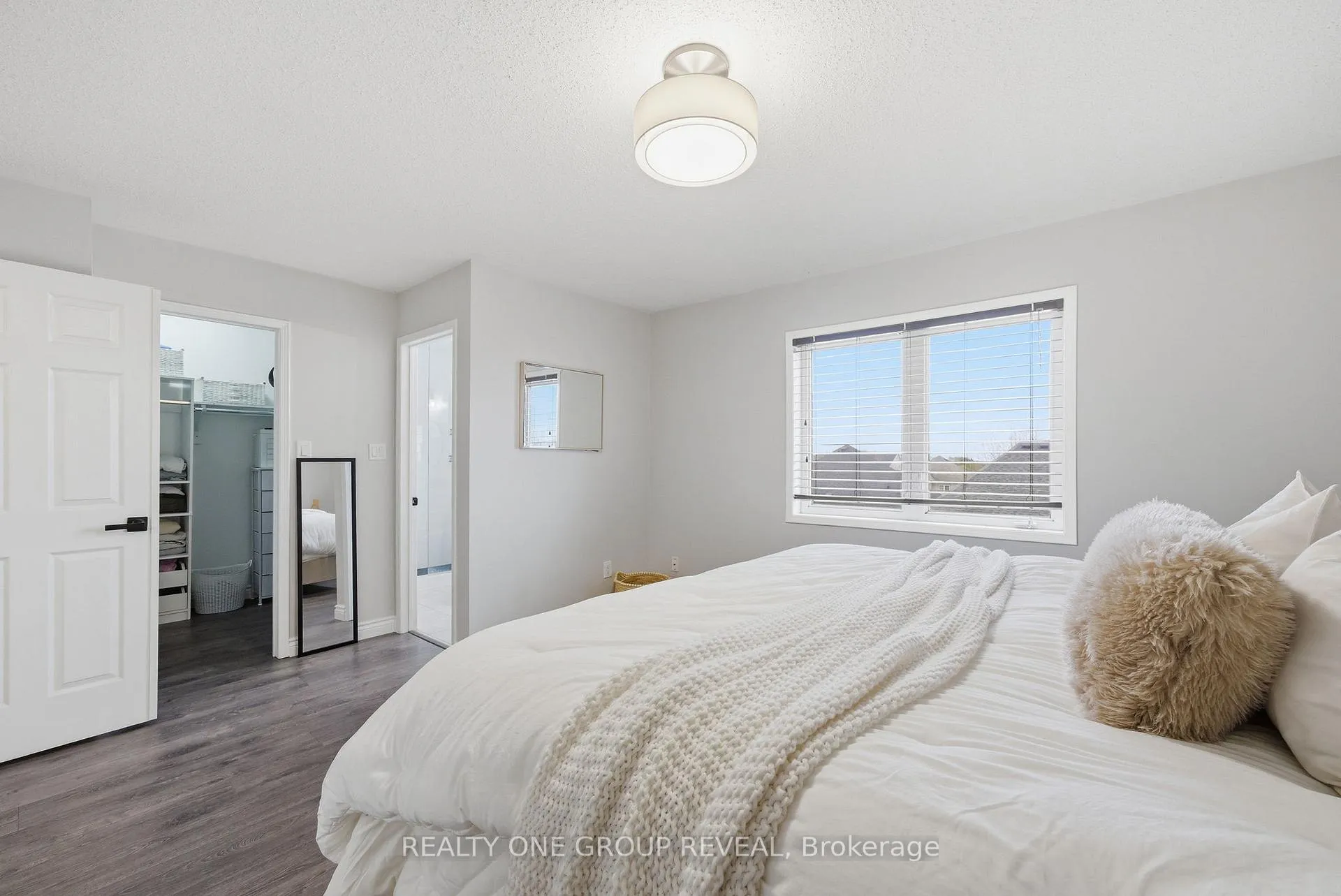 Photo 23 of 910 Taggart Crescent, Oshawa, Pinecrest — HOMEH