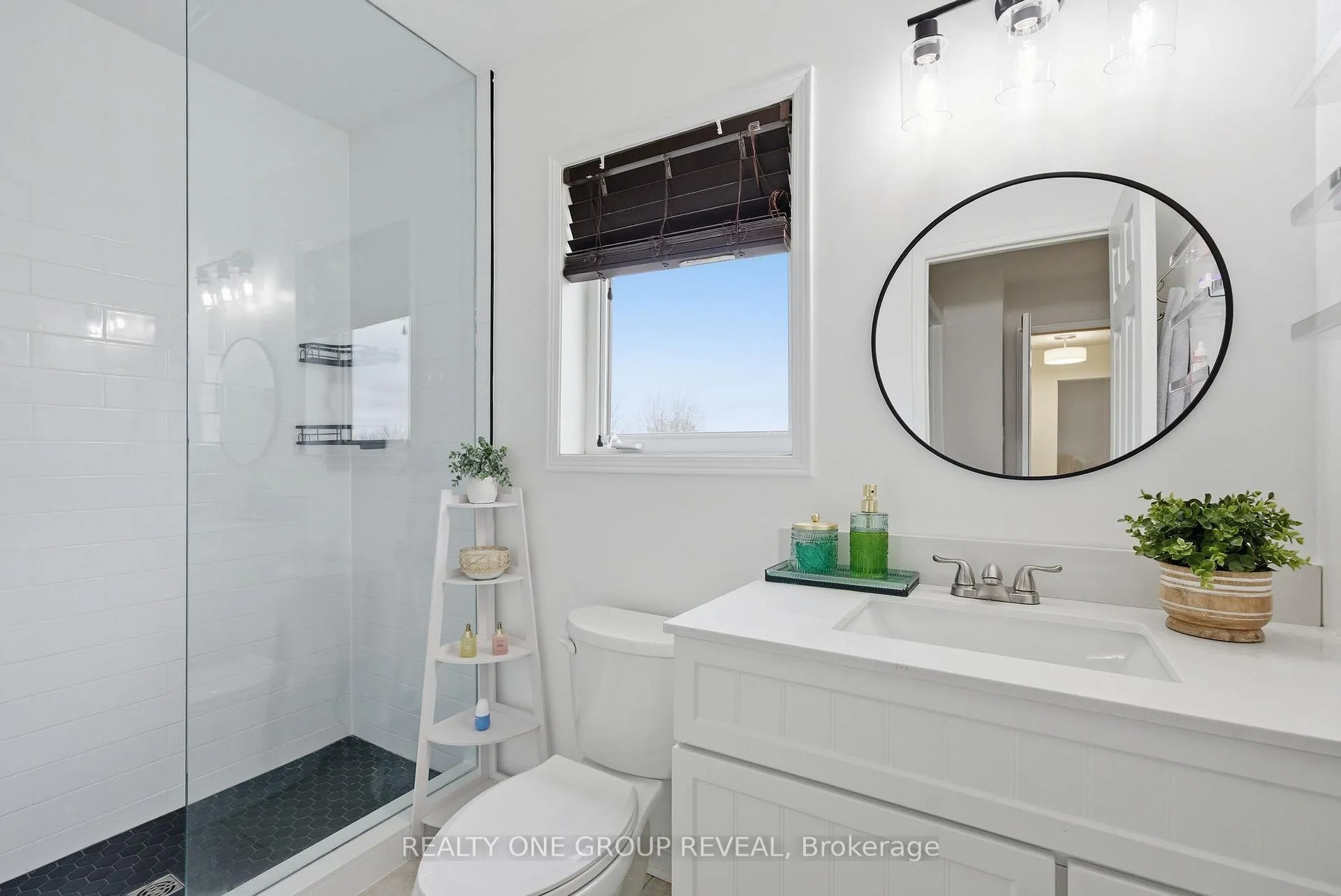 Photo 31 of 910 Taggart Crescent, Oshawa, Pinecrest — HOMEH