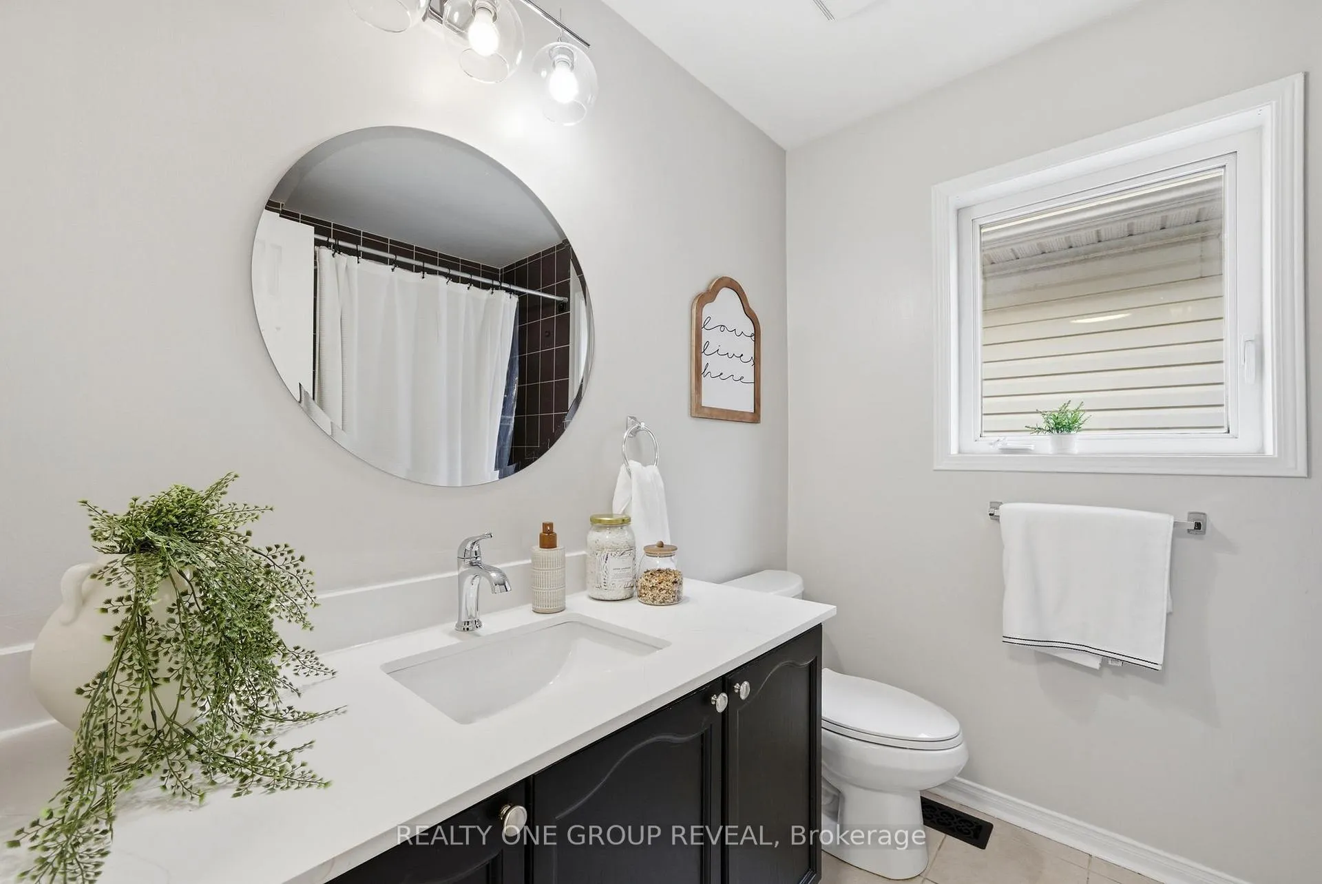 Photo 32 of 910 Taggart Crescent, Oshawa, Pinecrest — HOMEH