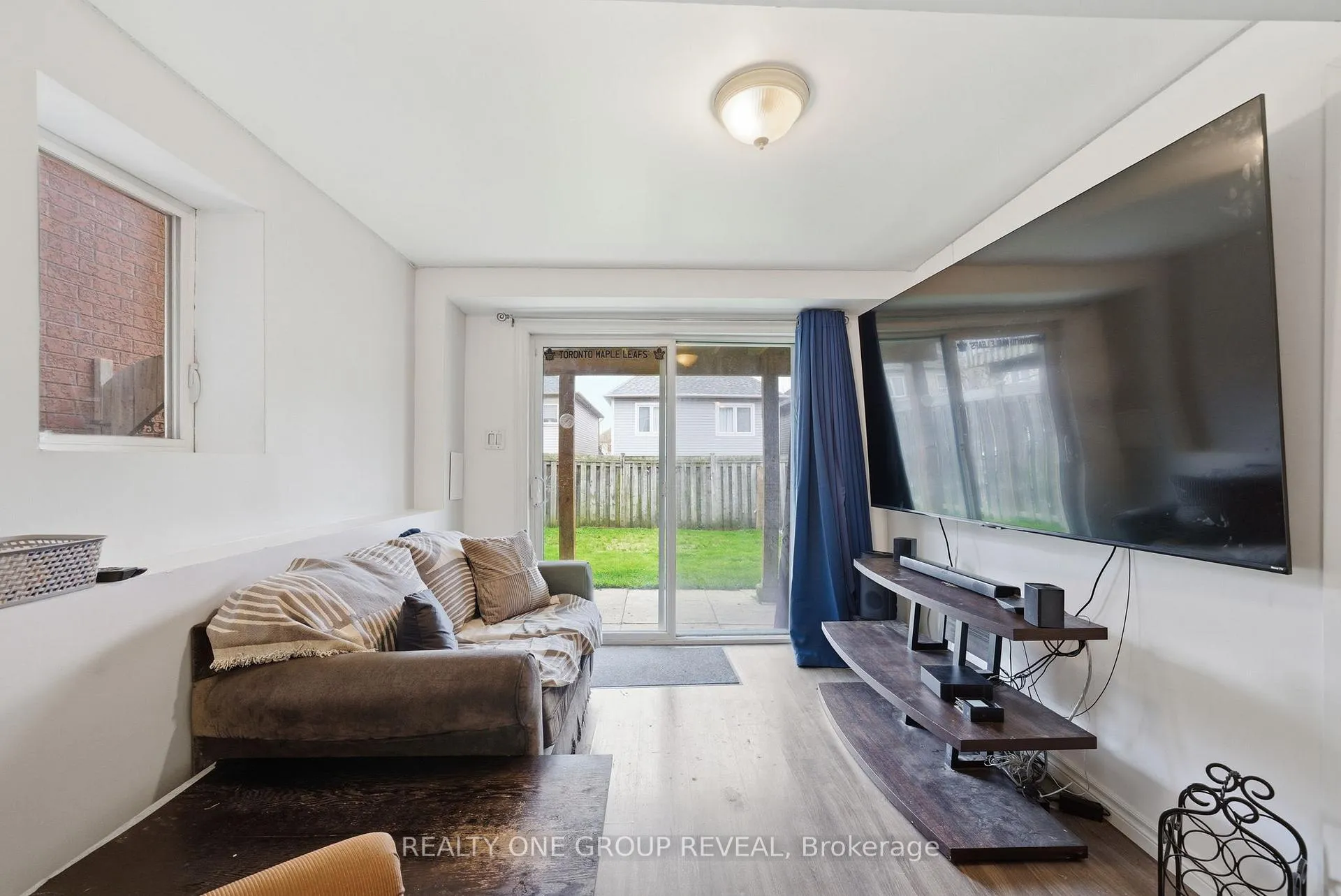 Photo 35 of 910 Taggart Crescent, Oshawa, Pinecrest — HOMEH
