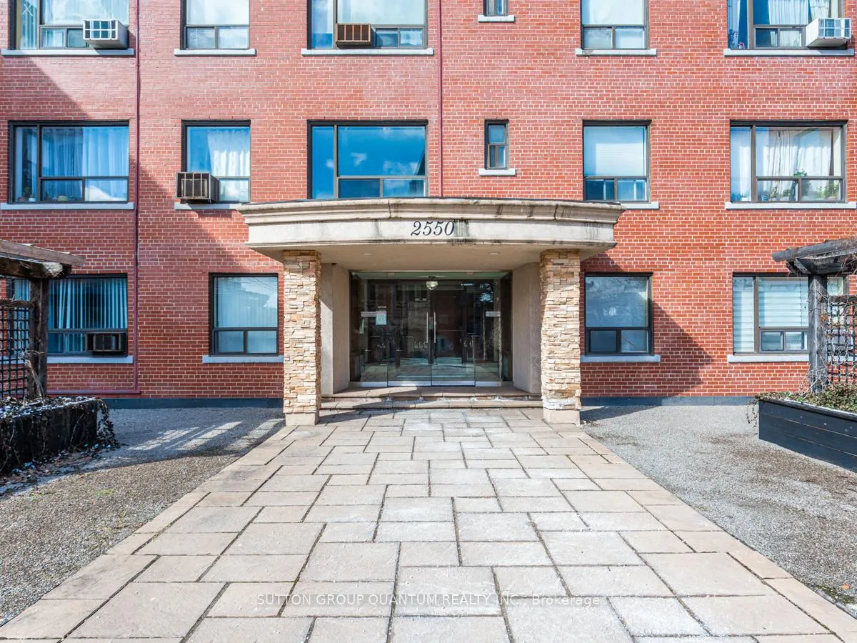 Front of Unit Suite 218, 2550 Bathurst Street