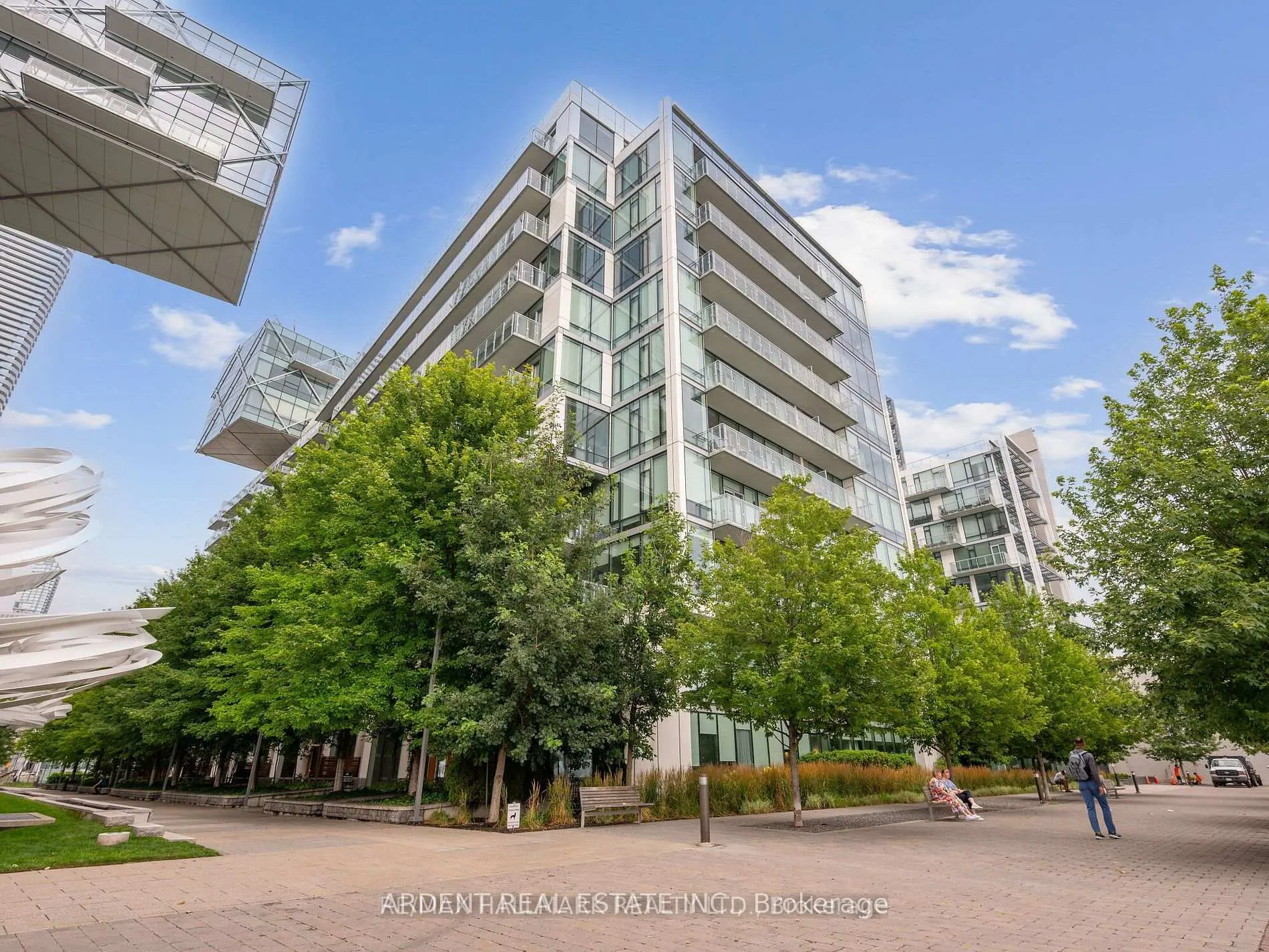 Photo 2 of Unit 824, 39 Queens Quay E, Toronto, Waterfront Communities — HOMEH
