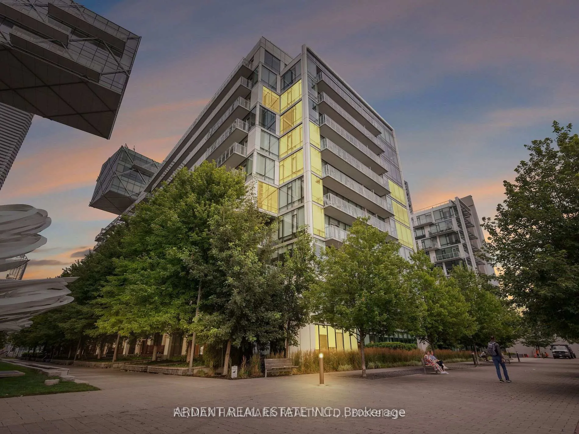 Photo 3 of Unit 824, 39 Queens Quay E, Toronto, Waterfront Communities — HOMEH