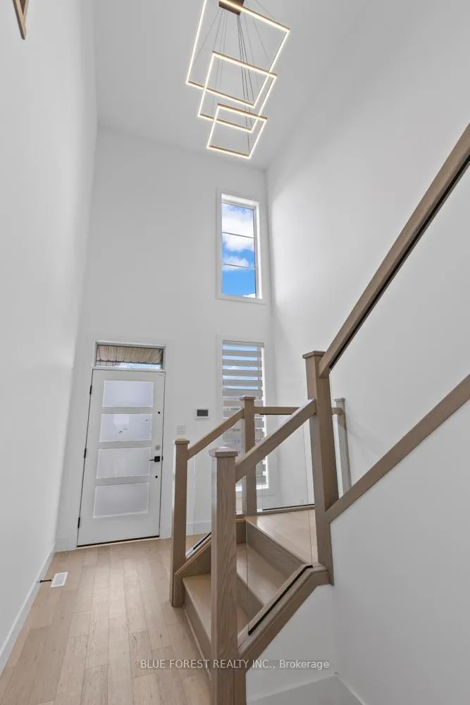 Photo 6 of 37 Evylean Court, St. Thomas — HOMEH