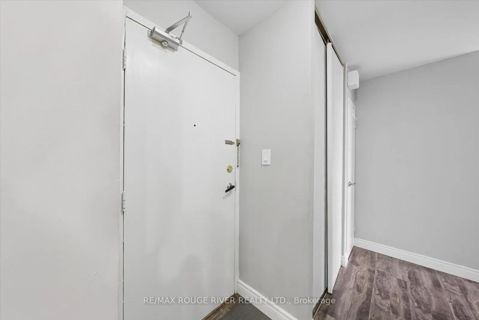 Photo 7 of Unit 907, 90 Ling Road, Scarborough, West Hill — HOMEH