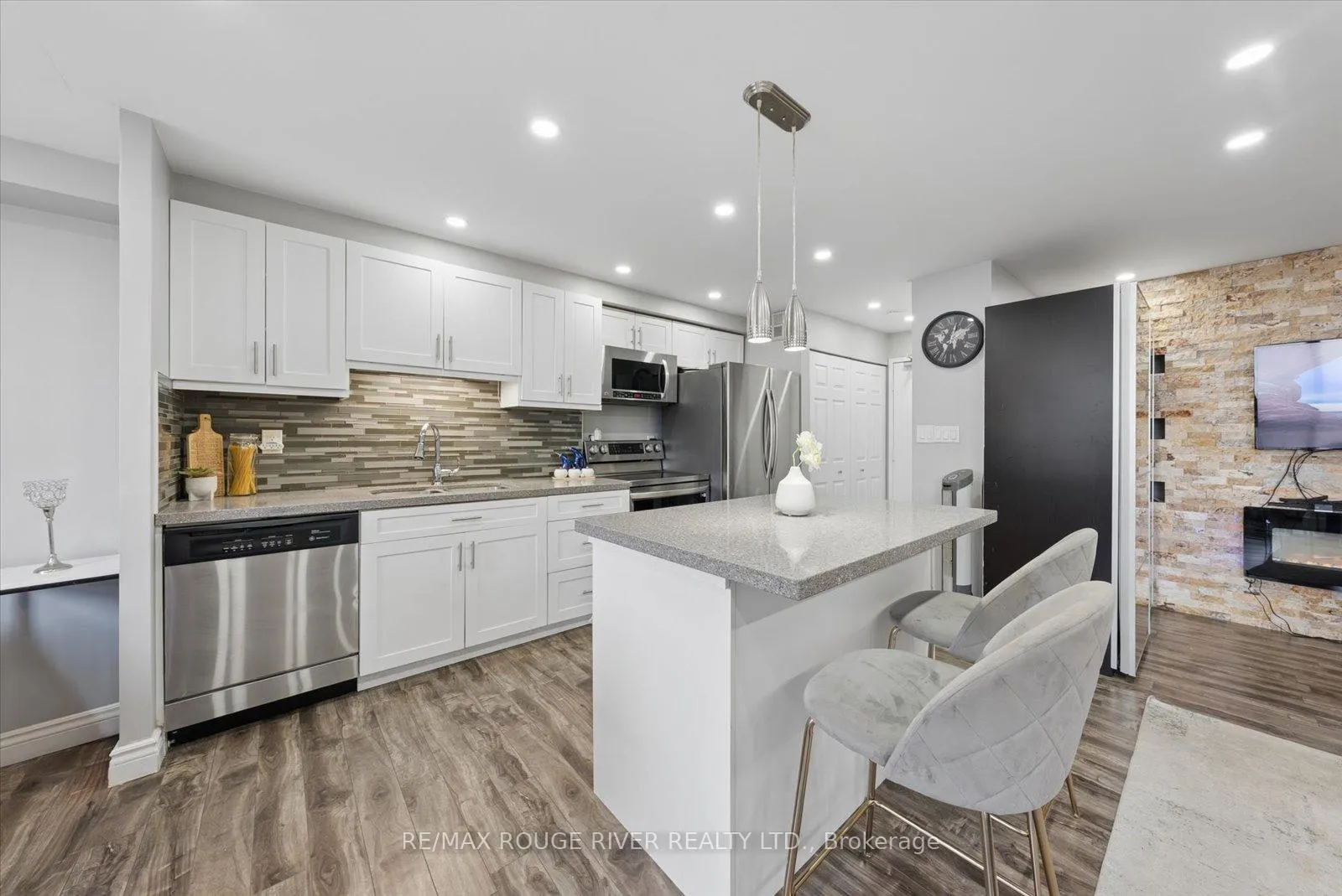 Photo 11 of Unit 907, 90 Ling Road, Scarborough, West Hill — HOMEH